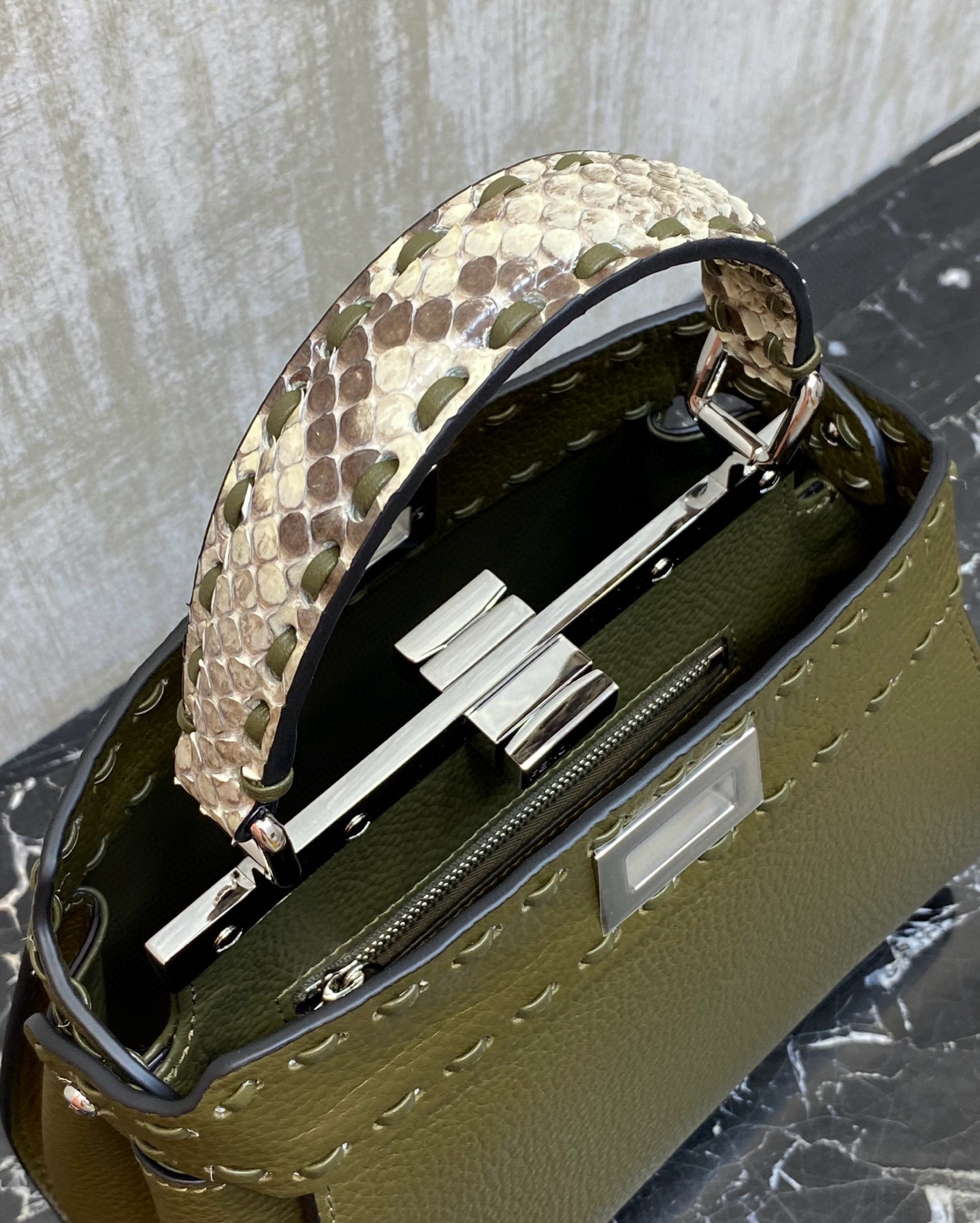 FENDI 펜디 mini peekaboo 미니 피카부 올리브 그린 토트백 7