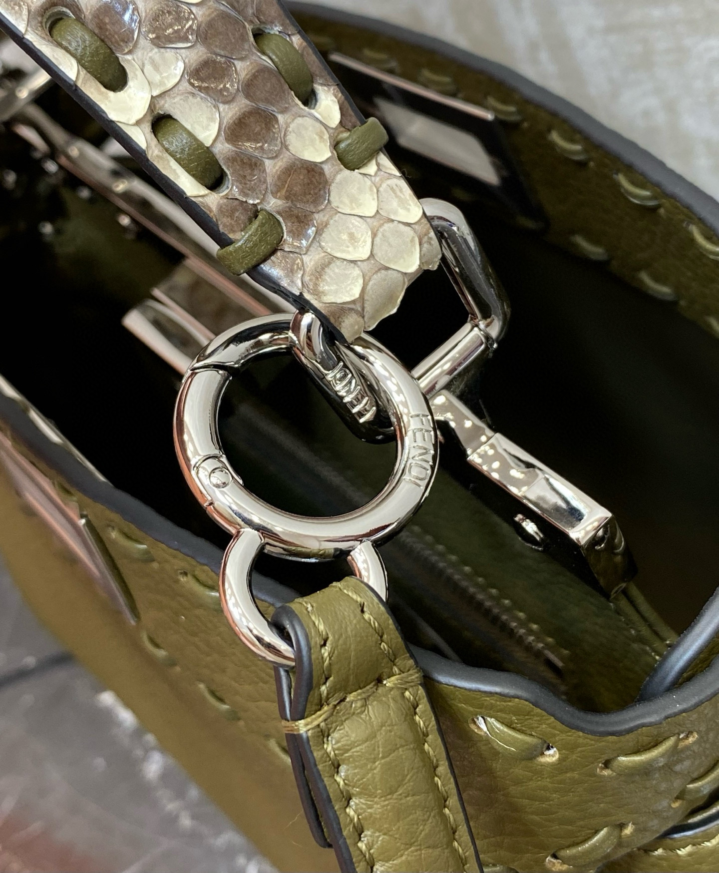 FENDI 펜디 mini peekaboo 미니 피카부 올리브 그린 토트백 8