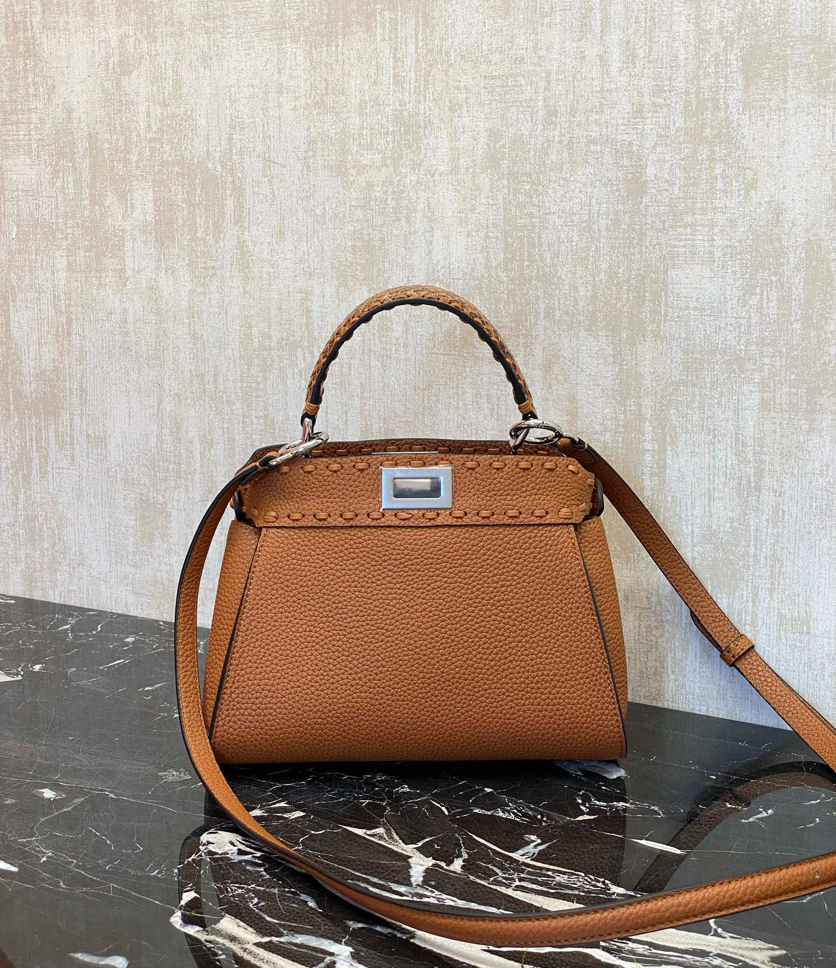 FENDI 펜디 미니 피카부 브라운 토트백 1