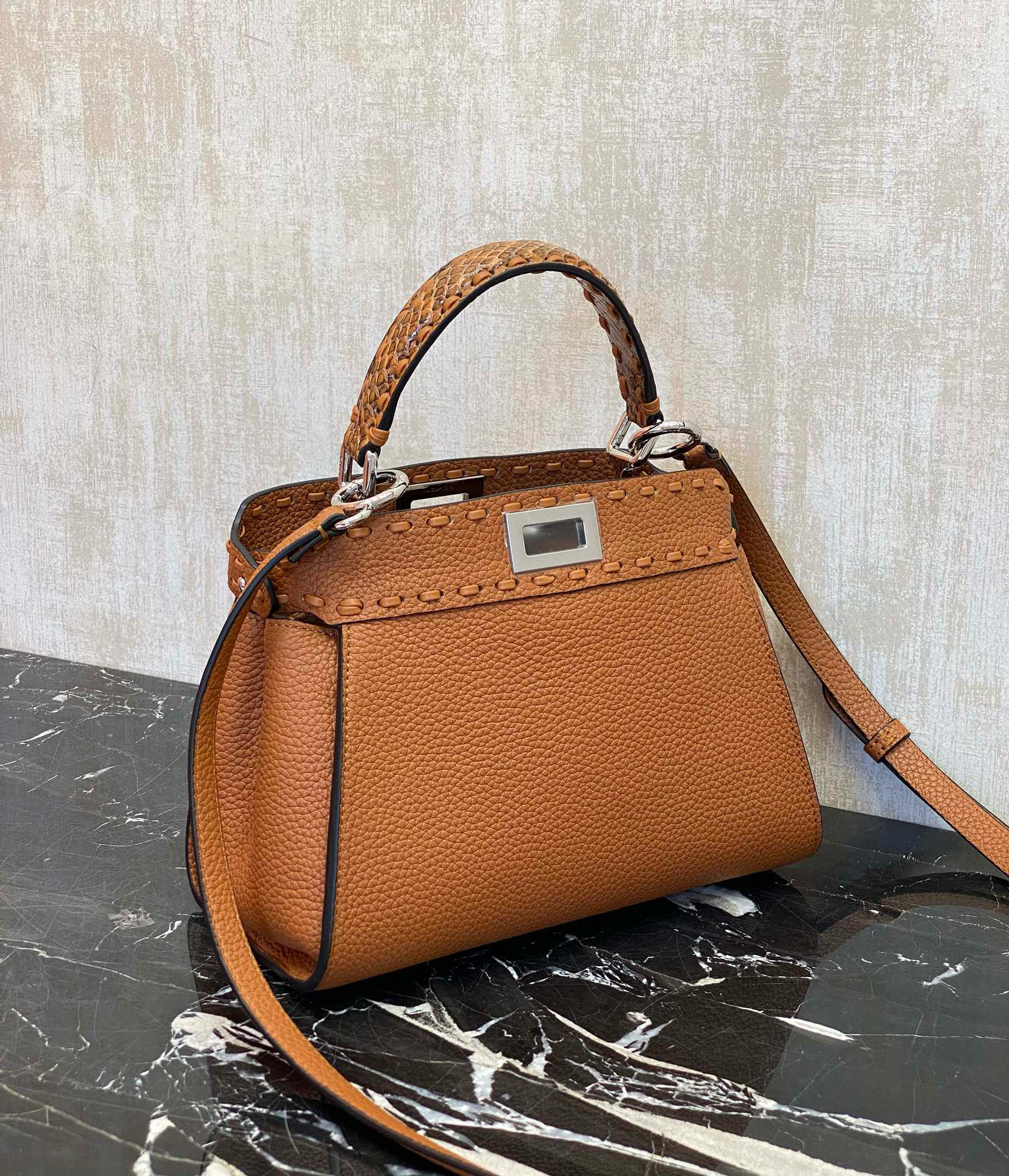 FENDI 펜디 미니 피카부 브라운 토트백 2