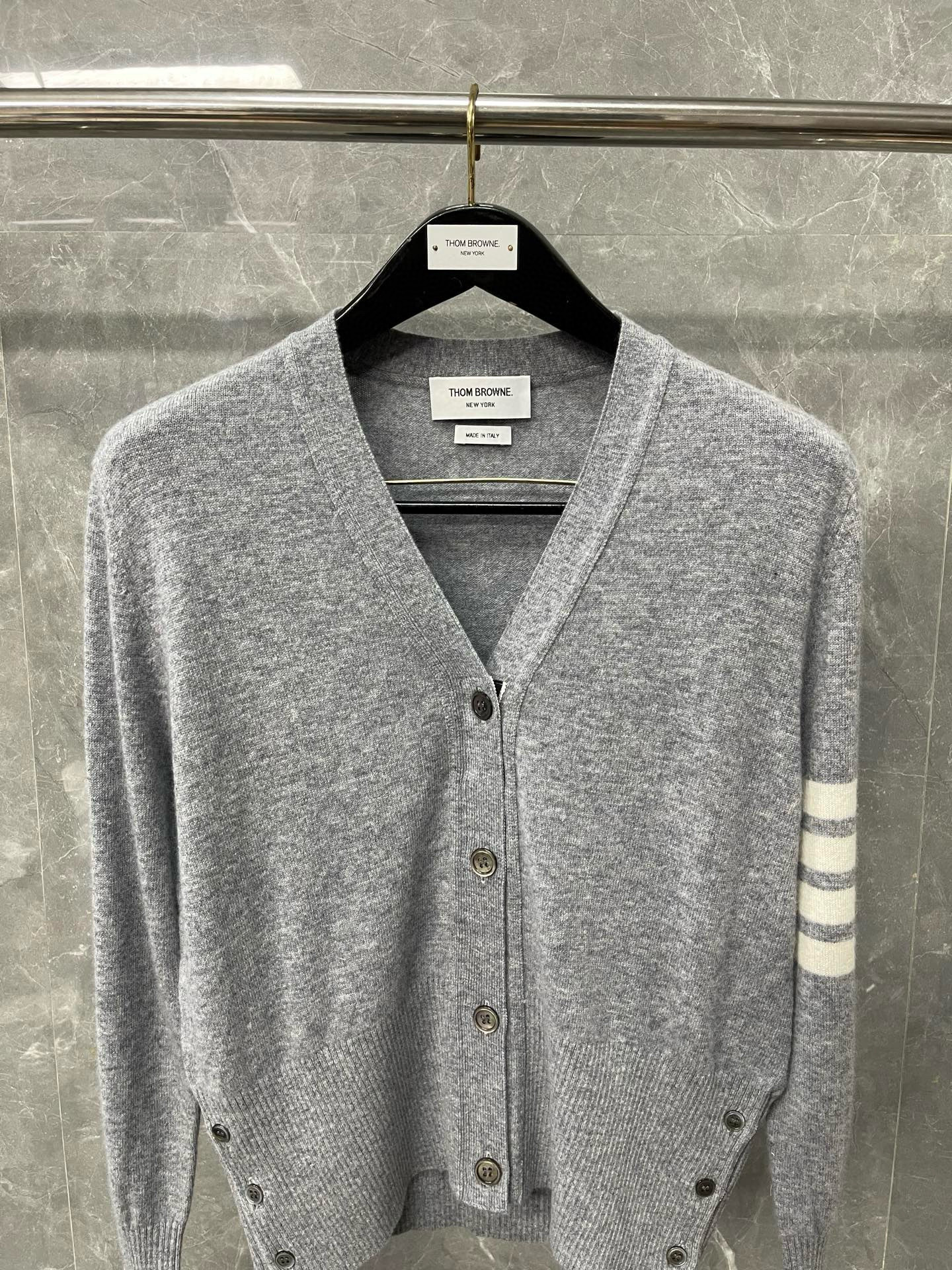 Thom Browne 톰브라운 사선 완장 V넥 울 가디건 7