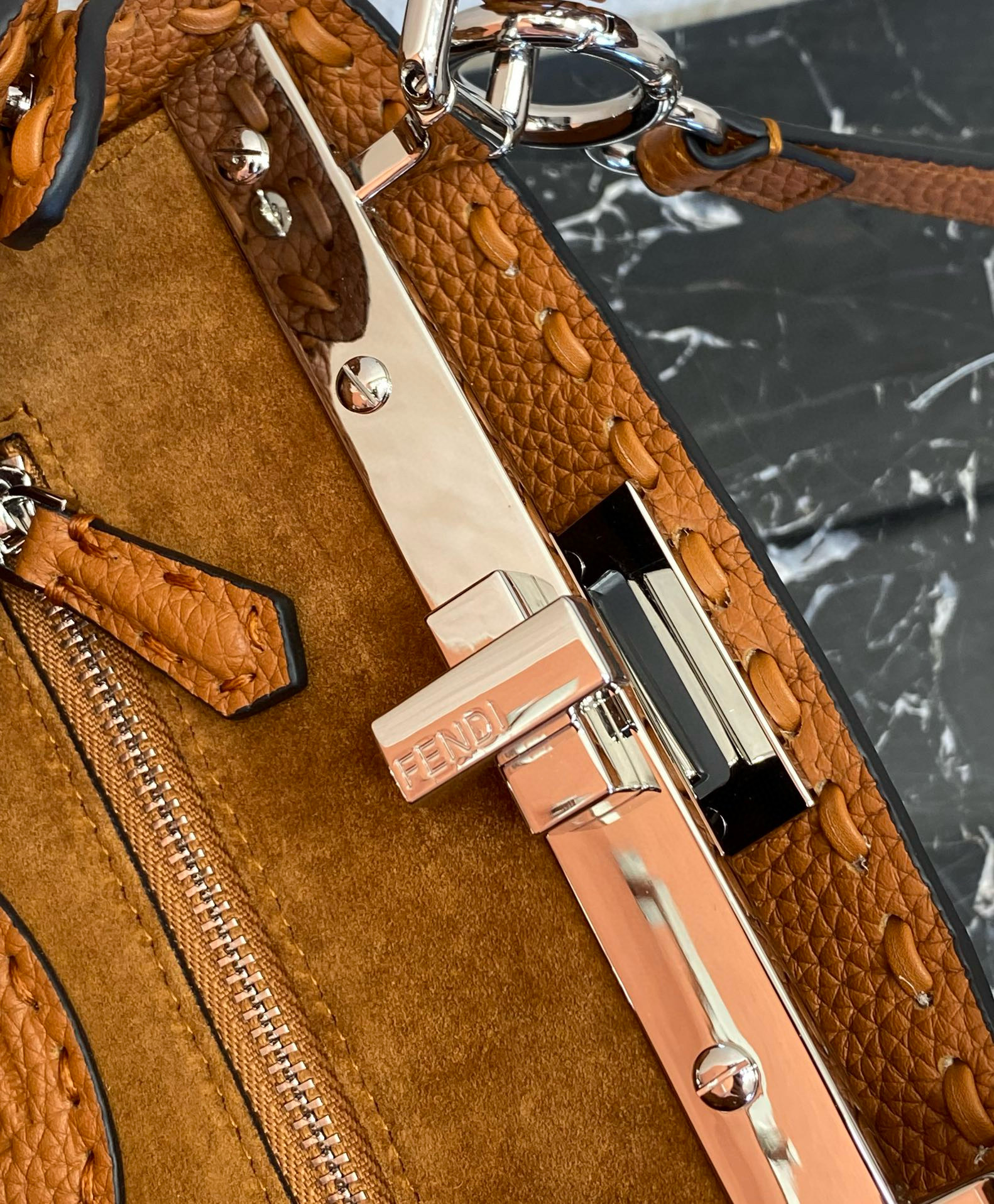 FENDI 펜디 미니 피카부 브라운 토트백 9