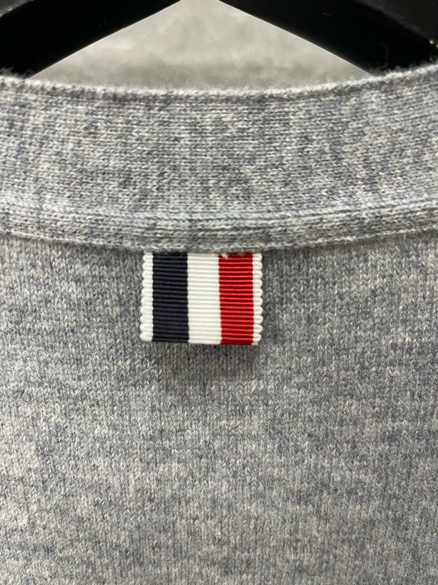 Thom Browne 톰브라운 사선 완장 V넥 울 가디건 14