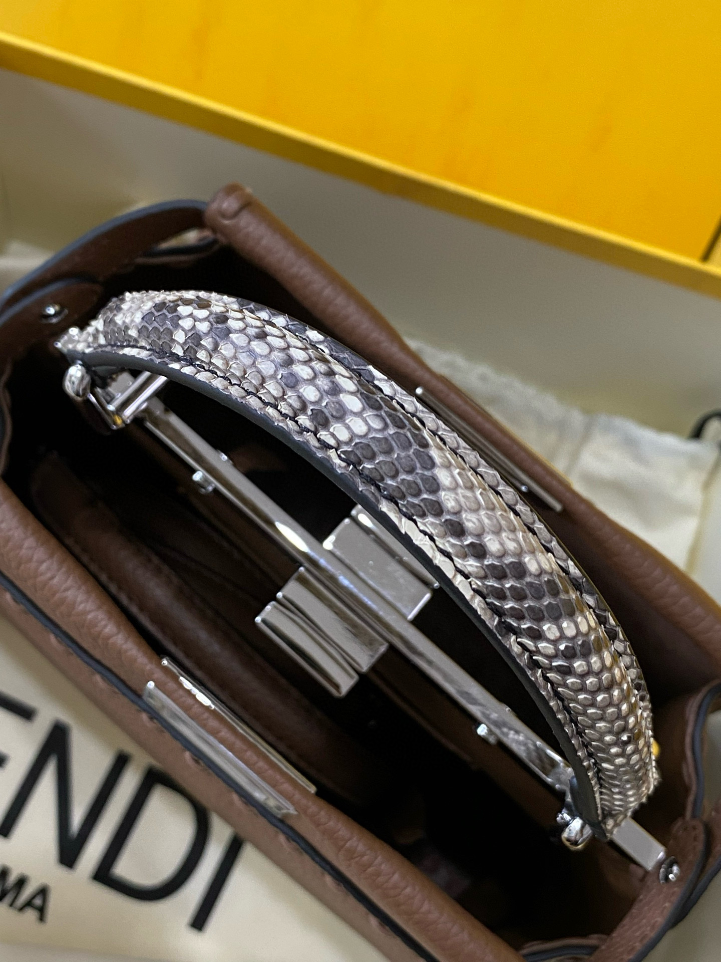 FENDI 펜디 미니 피카부 스티치 토트백 7