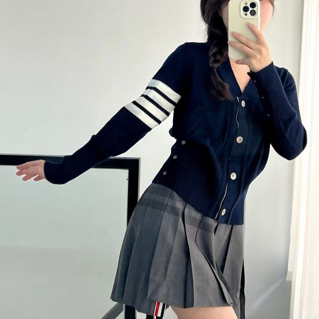 Thom Browne 톰브라운 사선 완장 V넥 울 가디건 4