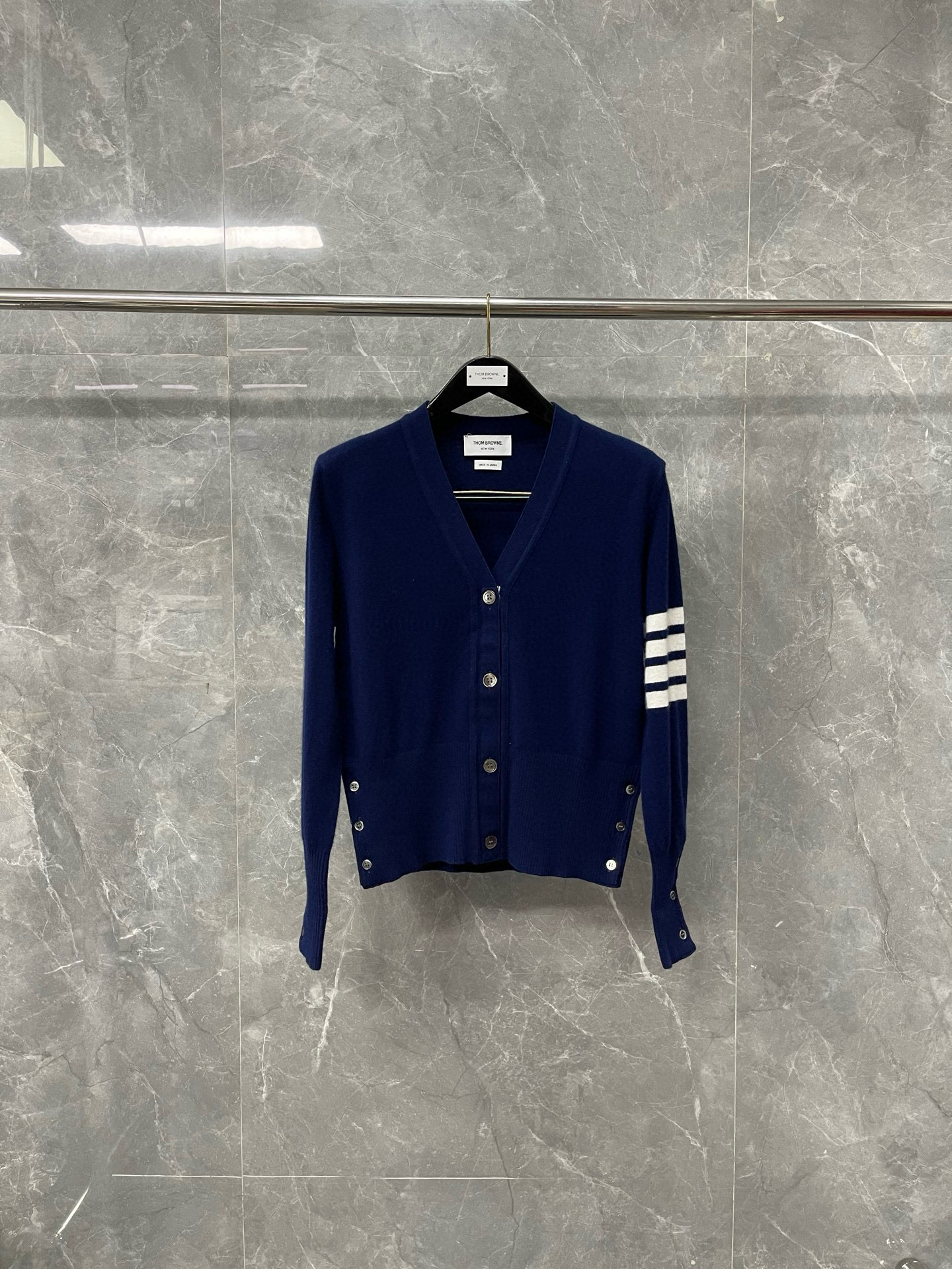 Thom Browne 톰브라운 사선 완장 V넥 울 가디건 5