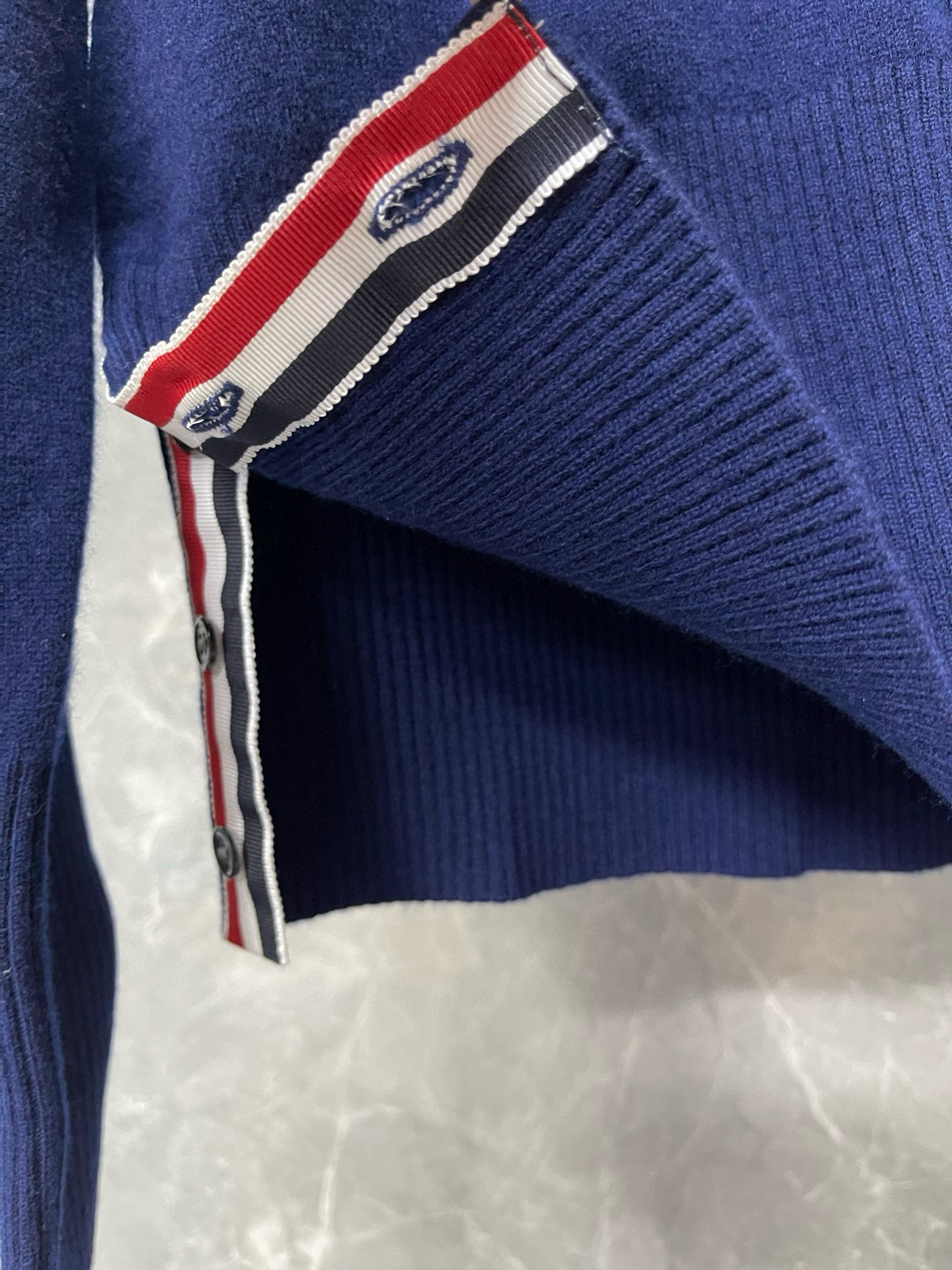 Thom Browne 톰브라운 사선 완장 V넥 울 가디건 10