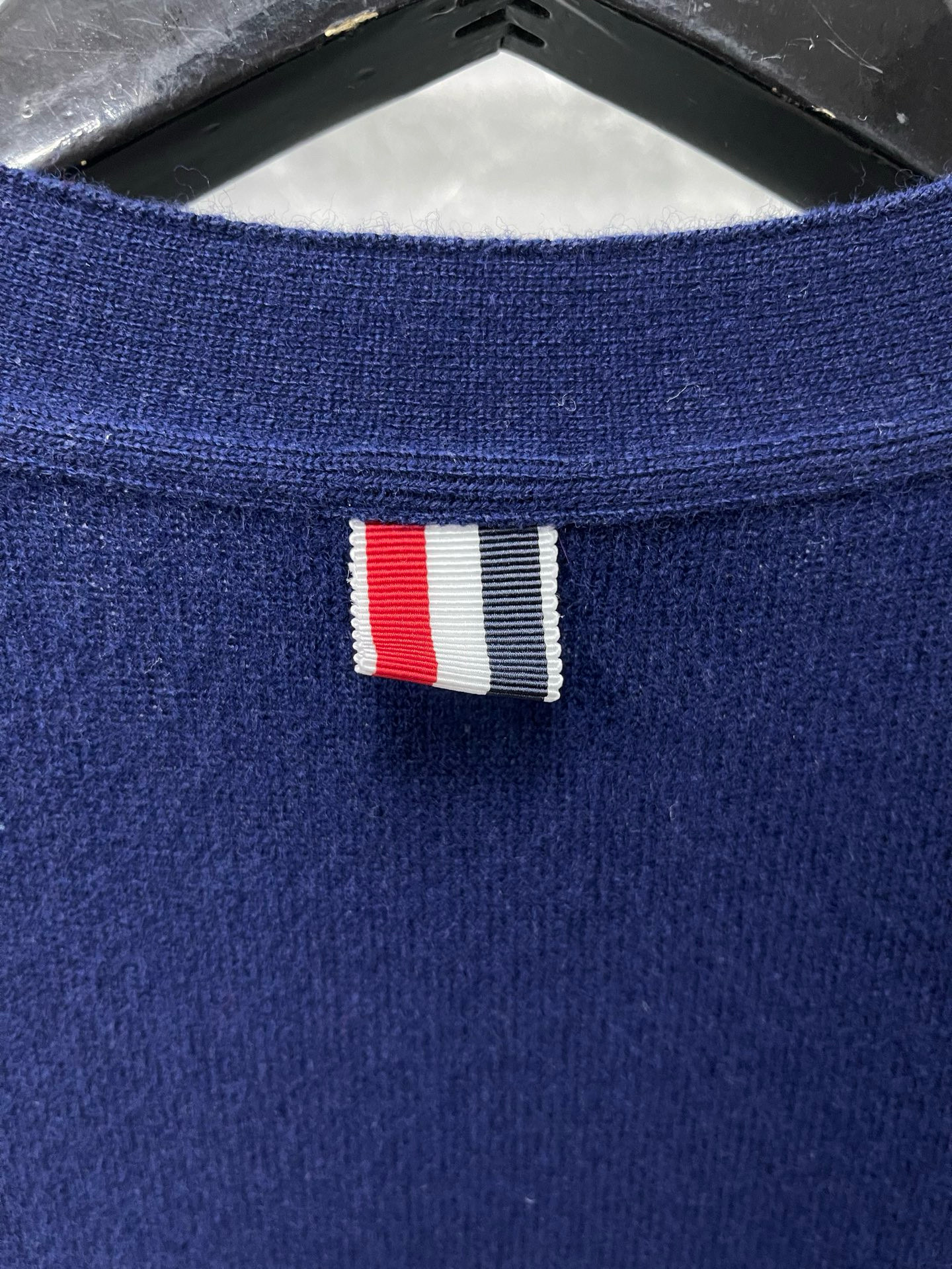 Thom Browne 톰브라운 사선 완장 V넥 울 가디건 13