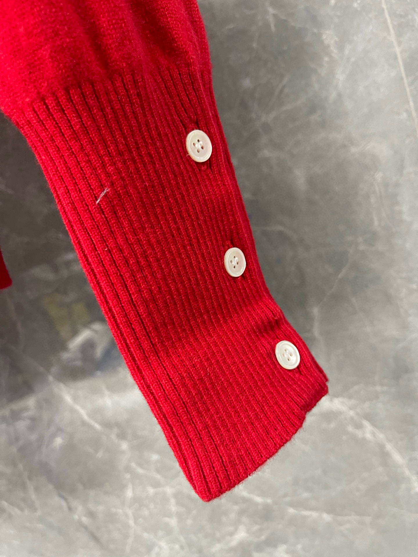 Thom Browne 톰브라운 사선 완장 V넥 울 가디건 10