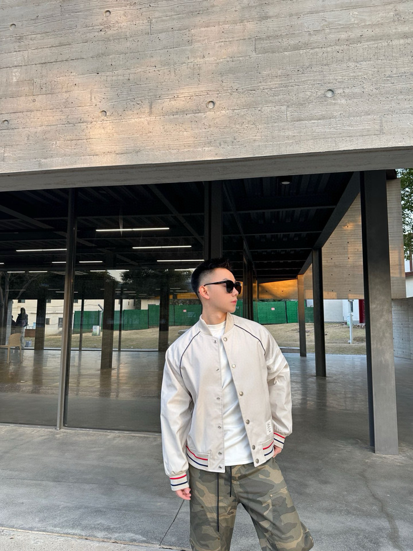 Thom Browne 톰브라운 사선 완장 네이비 파이핑 베이스볼 재킷 7