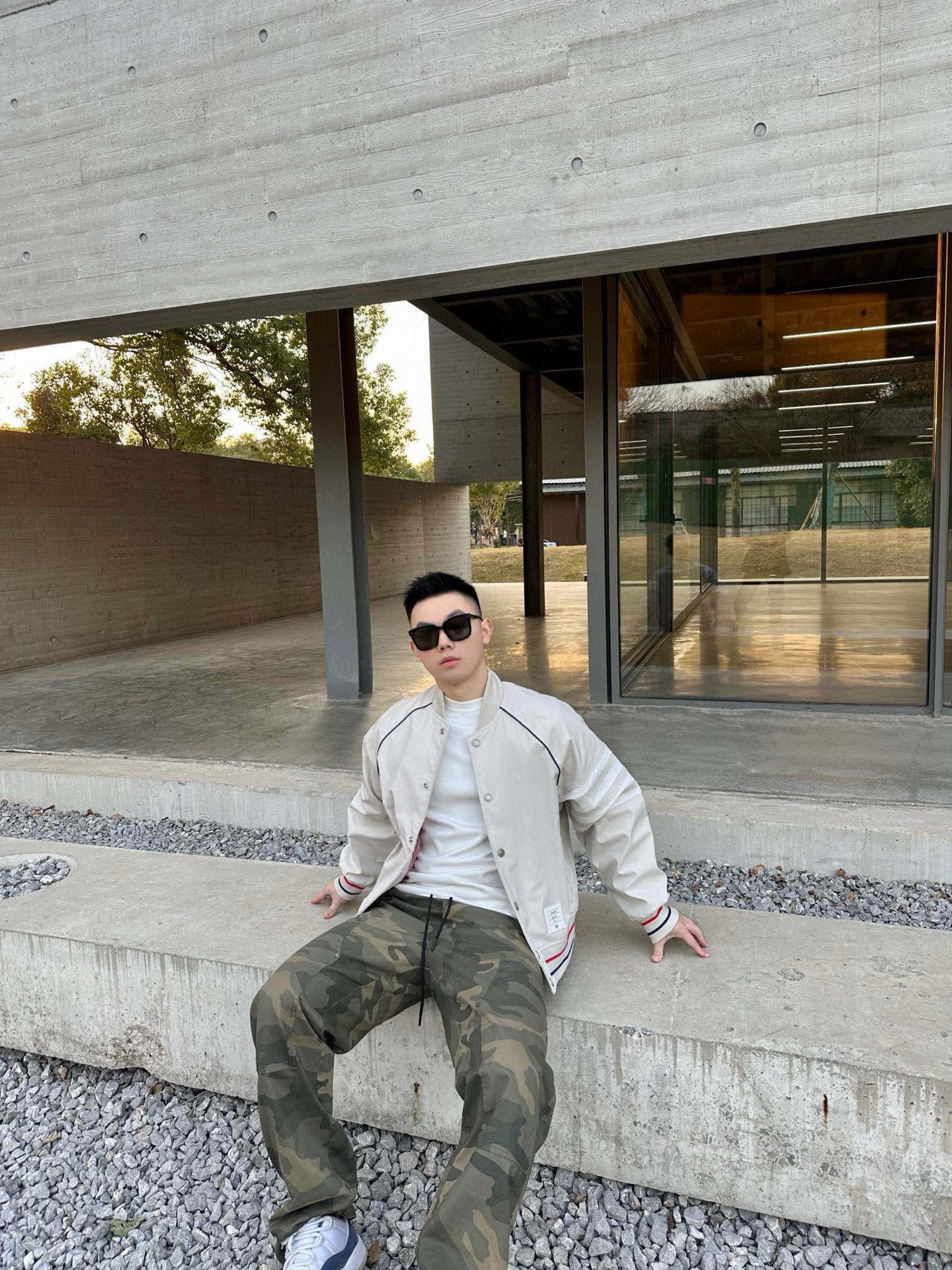 Thom Browne 톰브라운 사선 완장 네이비 파이핑 베이스볼 재킷 10