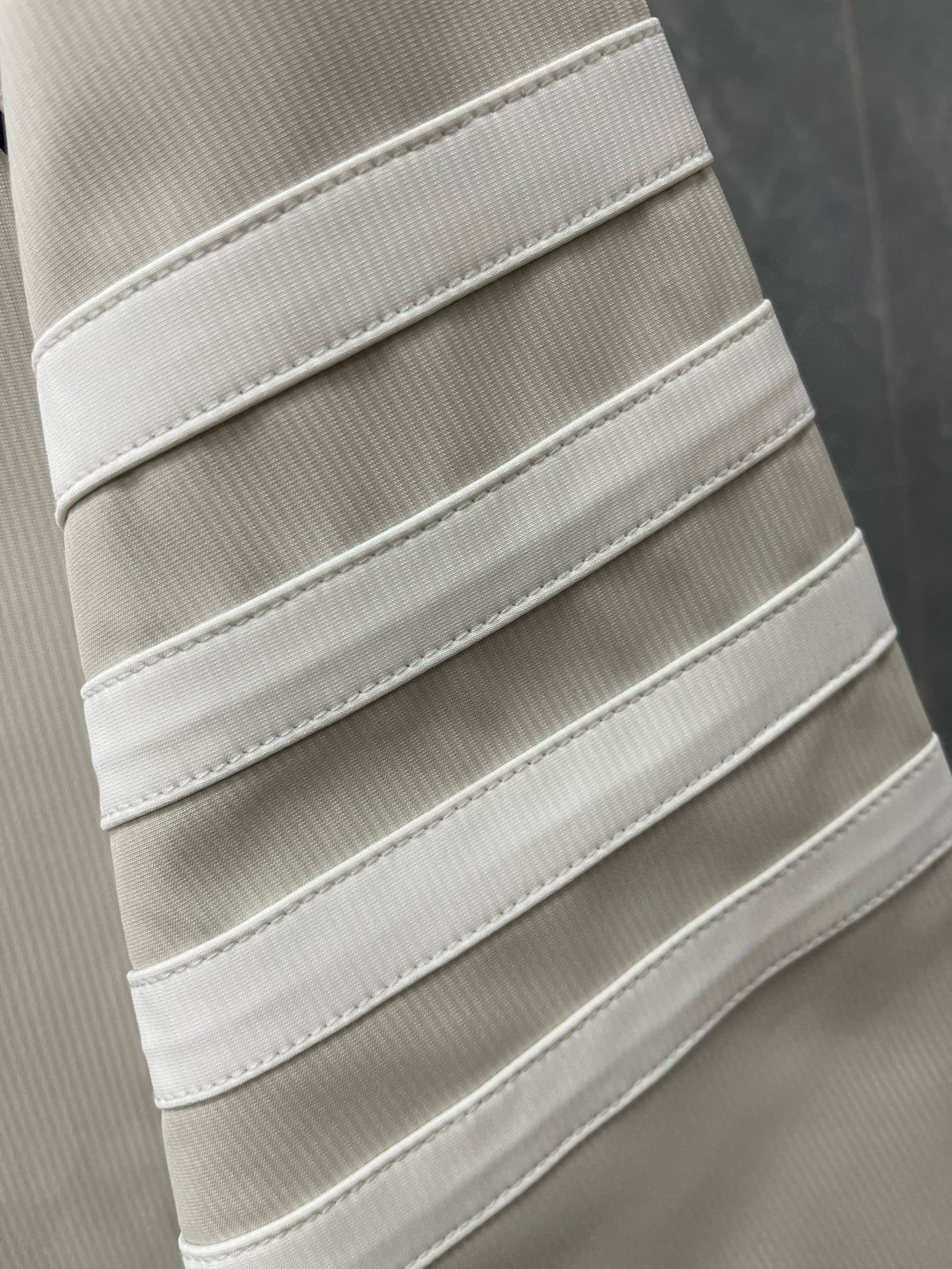 Thom Browne 톰브라운 사선 완장 네이비 파이핑 베이스볼 재킷 13