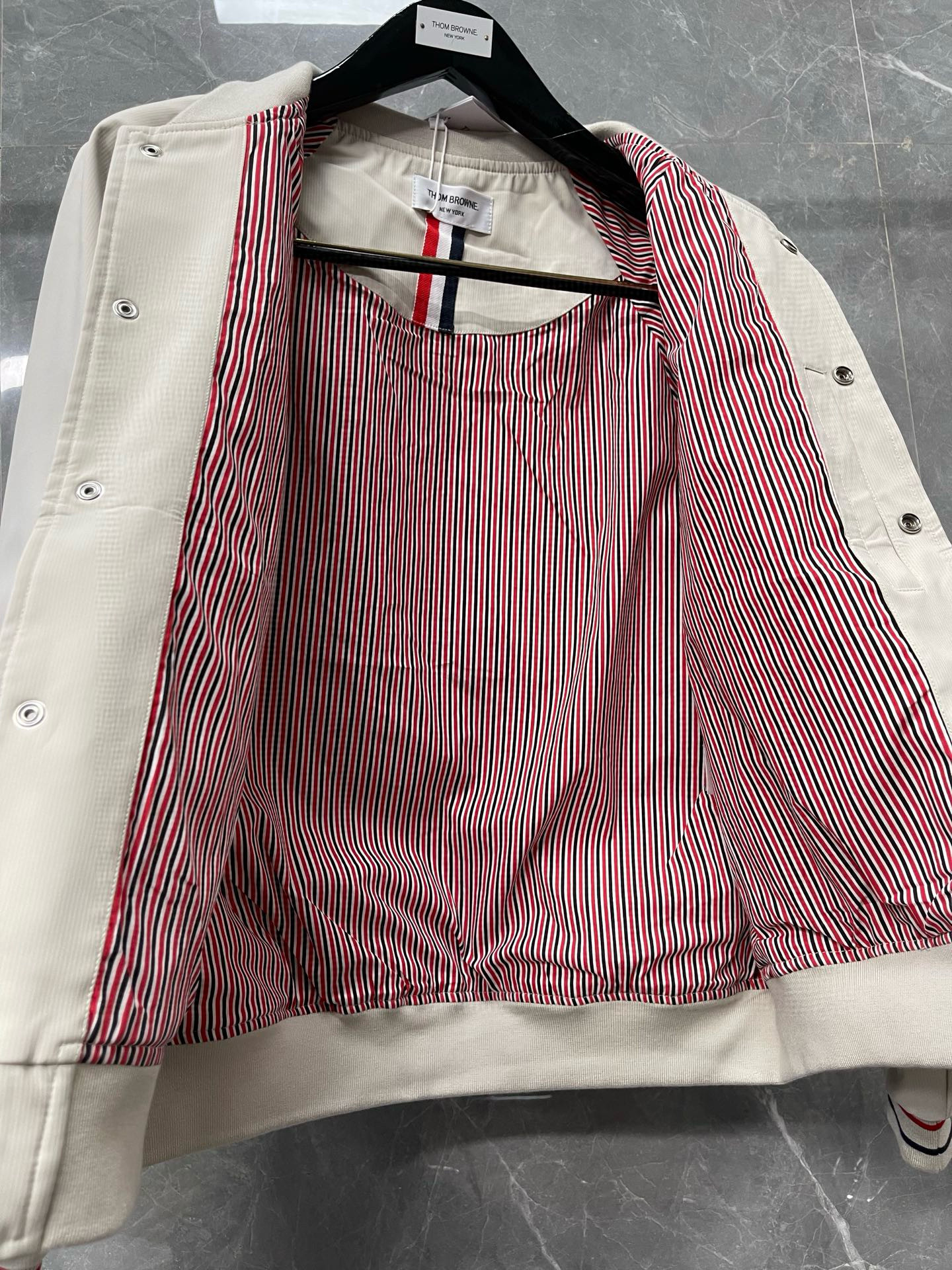 Thom Browne 톰브라운 사선 완장 네이비 파이핑 베이스볼 재킷 17