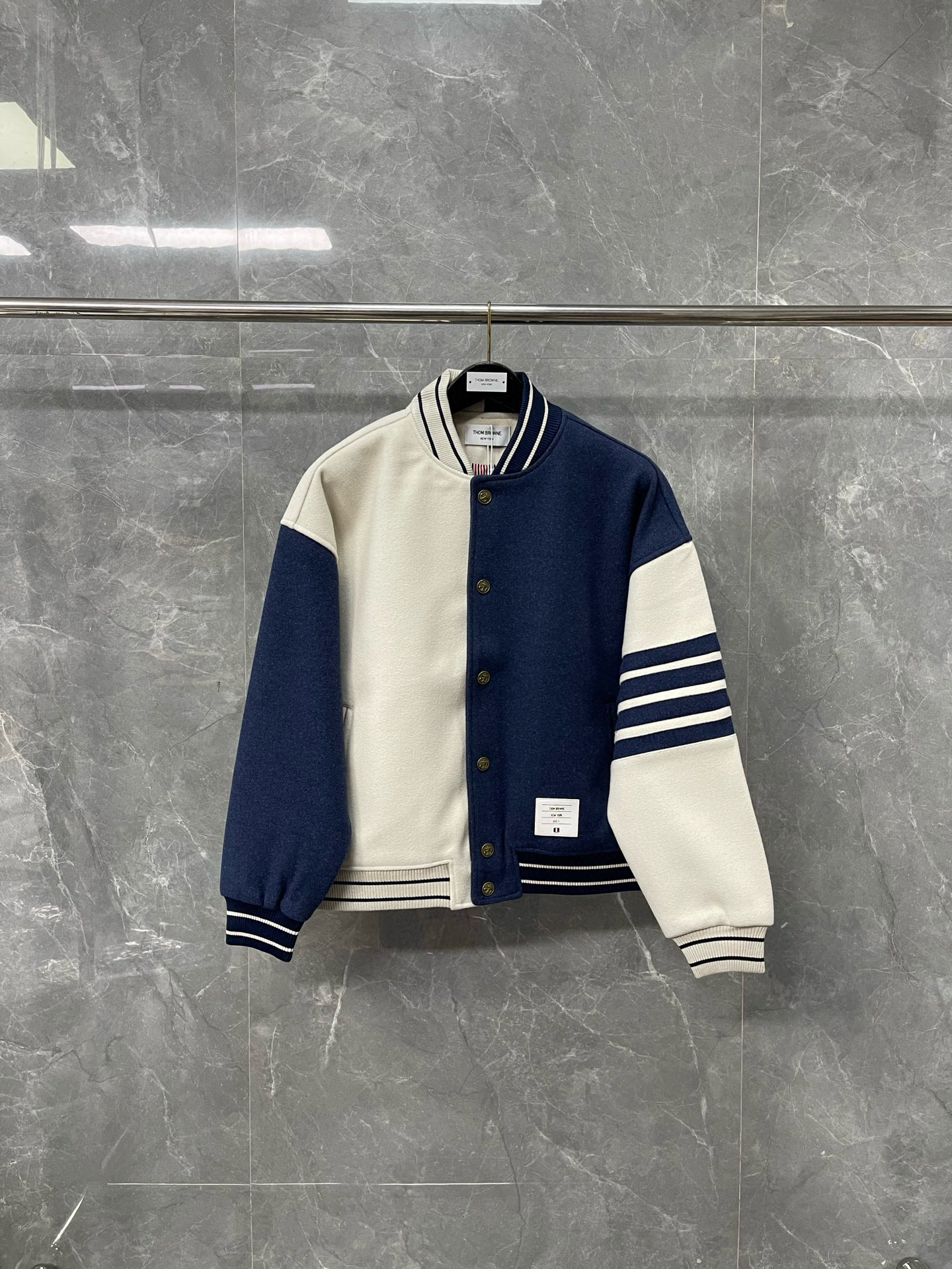 Thom Browne 톰브라운 배색 사선완장 스타디움 재킷 11