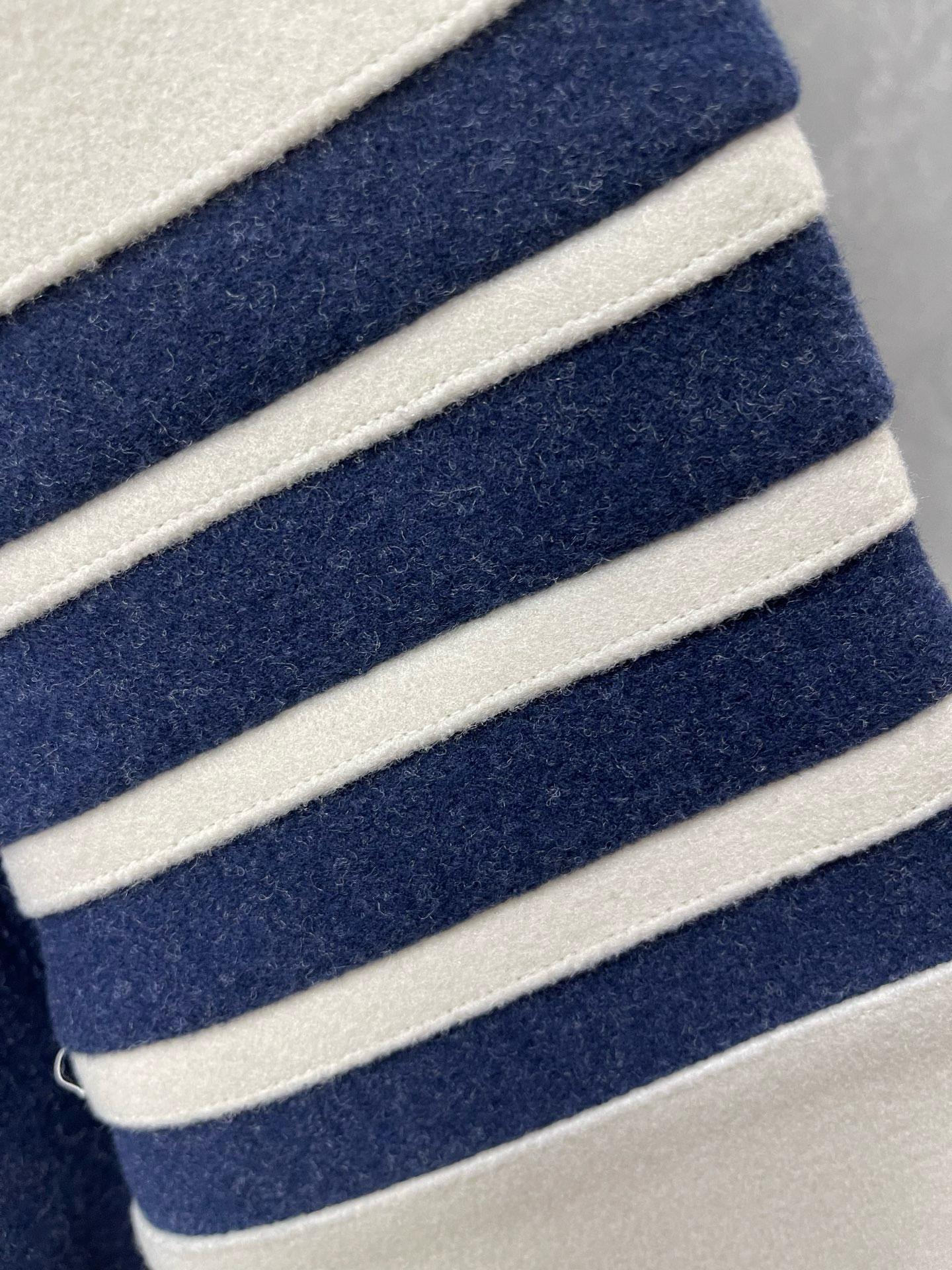 Thom Browne 톰브라운 배색 사선완장 스타디움 재킷 14