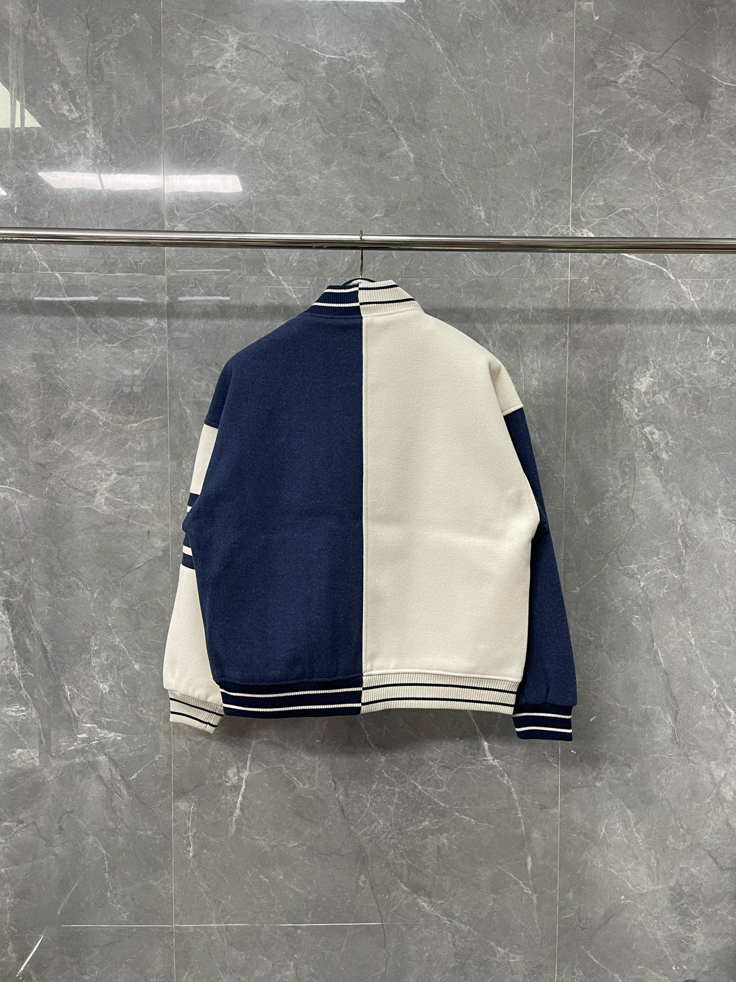 Thom Browne 톰브라운 배색 사선완장 스타디움 재킷 18