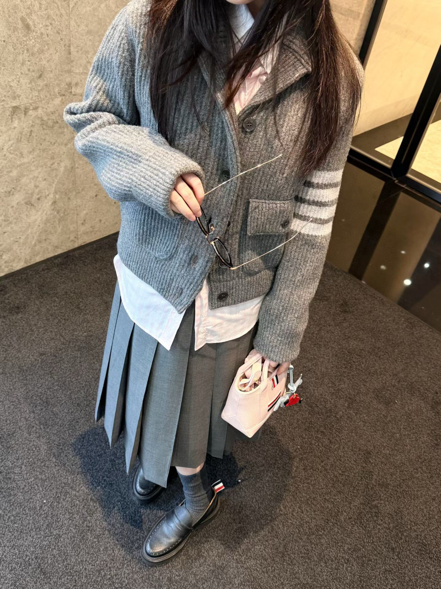 Thom Browne 톰브라운 여성 숄카라 포켓 니트 가디건 1