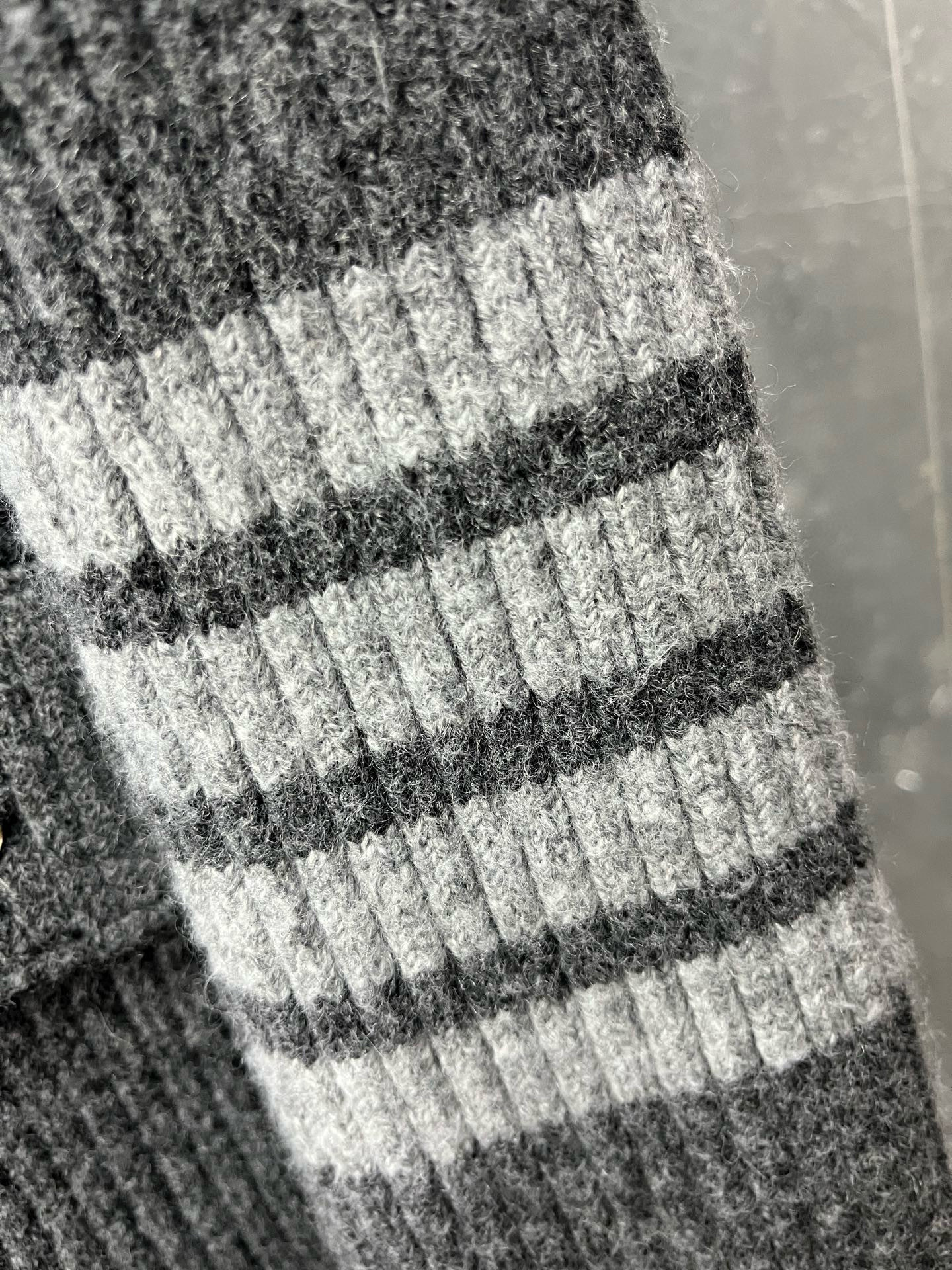 Thom Browne 톰브라운 여성 숄카라 포켓 니트 가디건 13