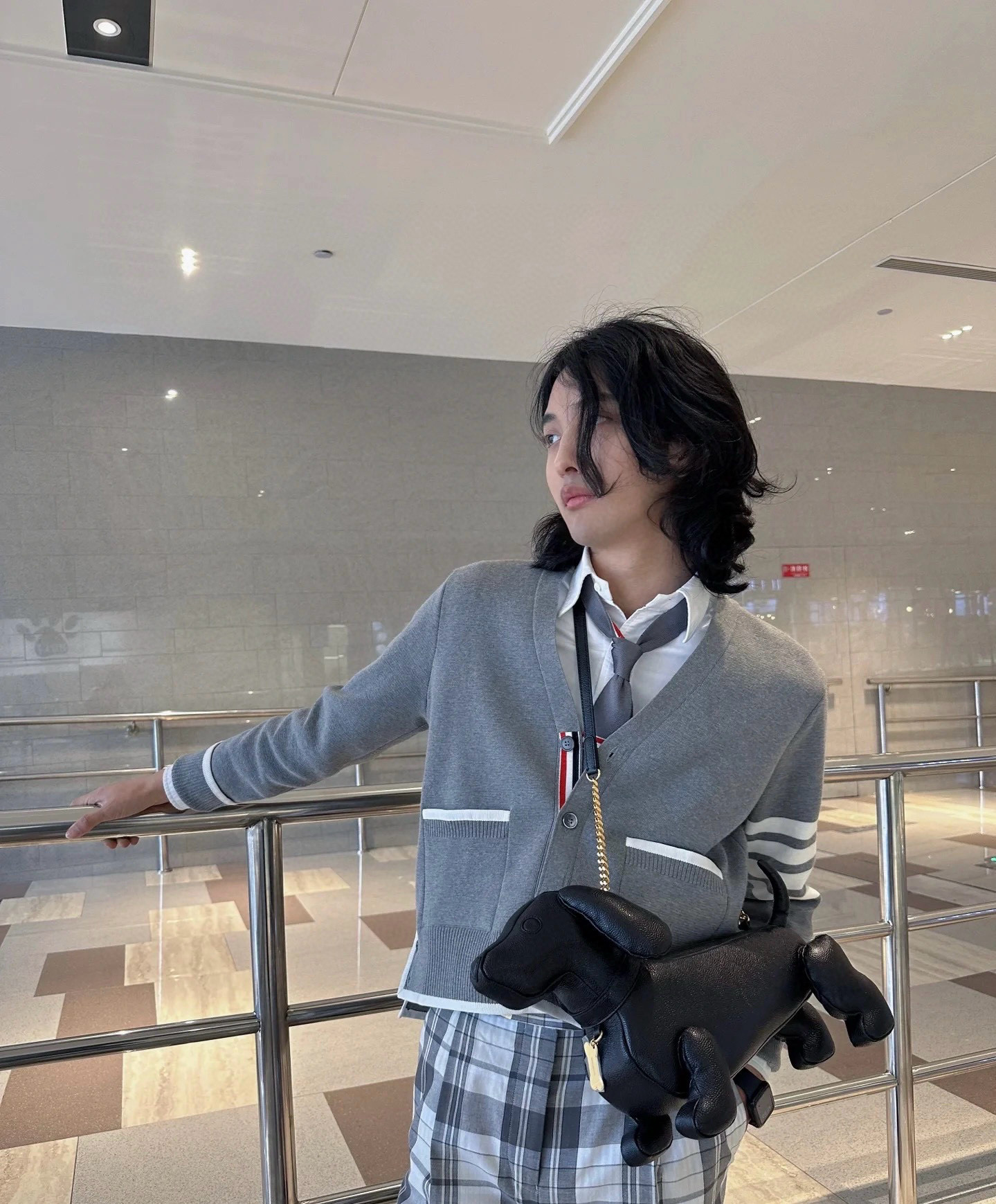 Thom Browne 톰브라운 TB 스트라이프 배색 브이넥 코튼 가디건 6