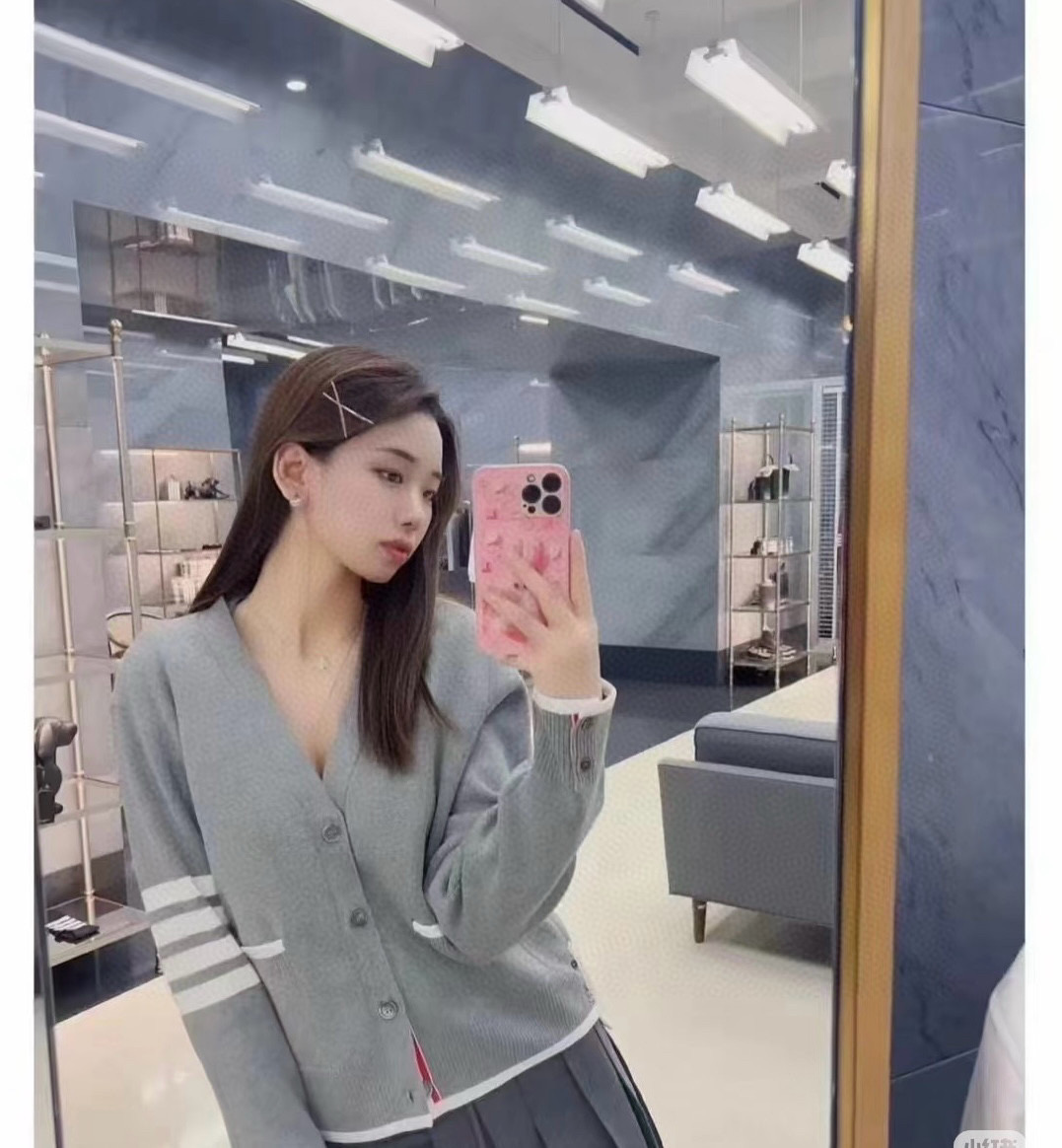 Thom Browne 톰브라운 TB 스트라이프 배색 브이넥 코튼 가디건 7