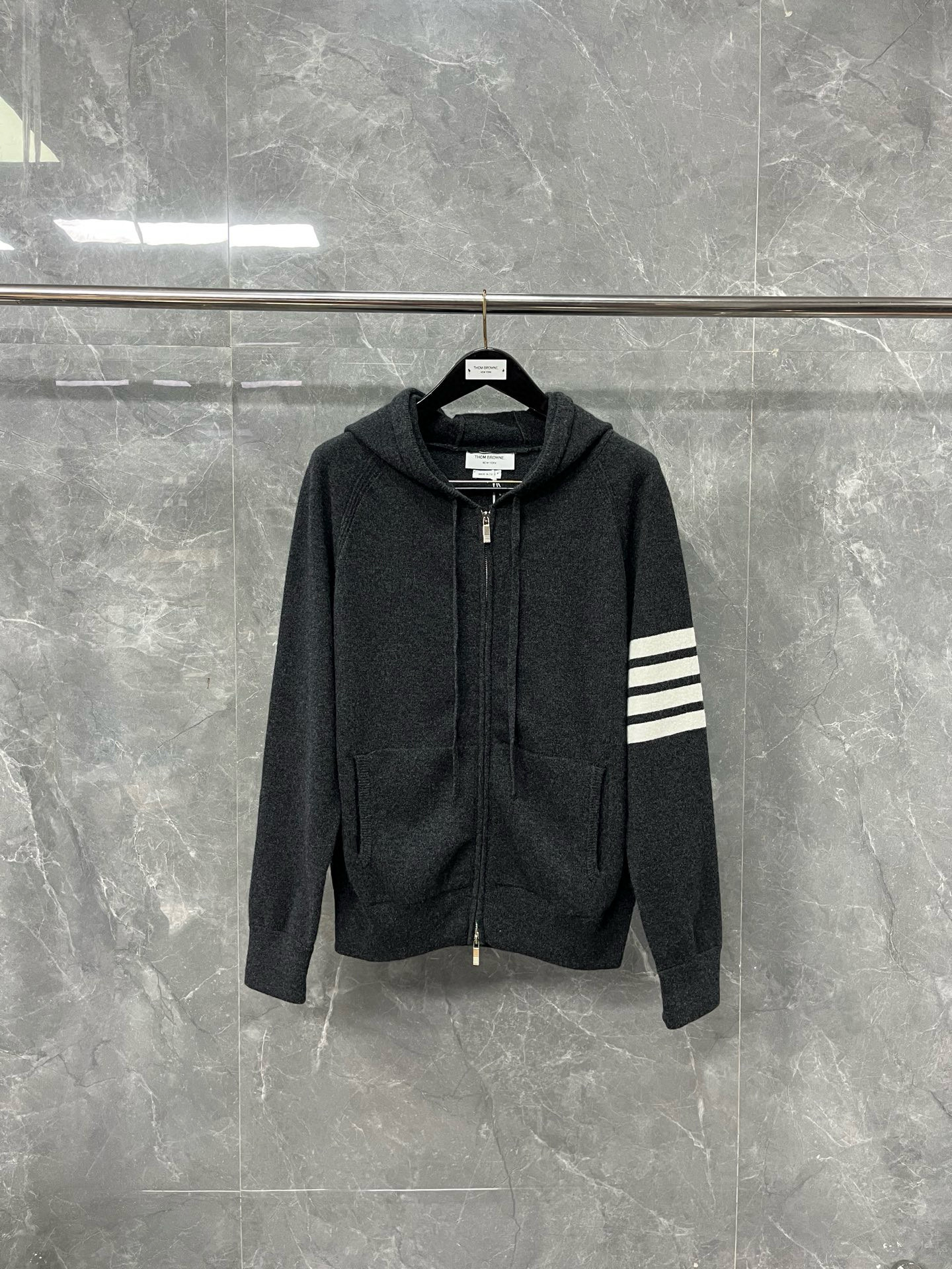 Thom Browne 톰브라운 클래식 사선완장 울 니트 후드 집업 17