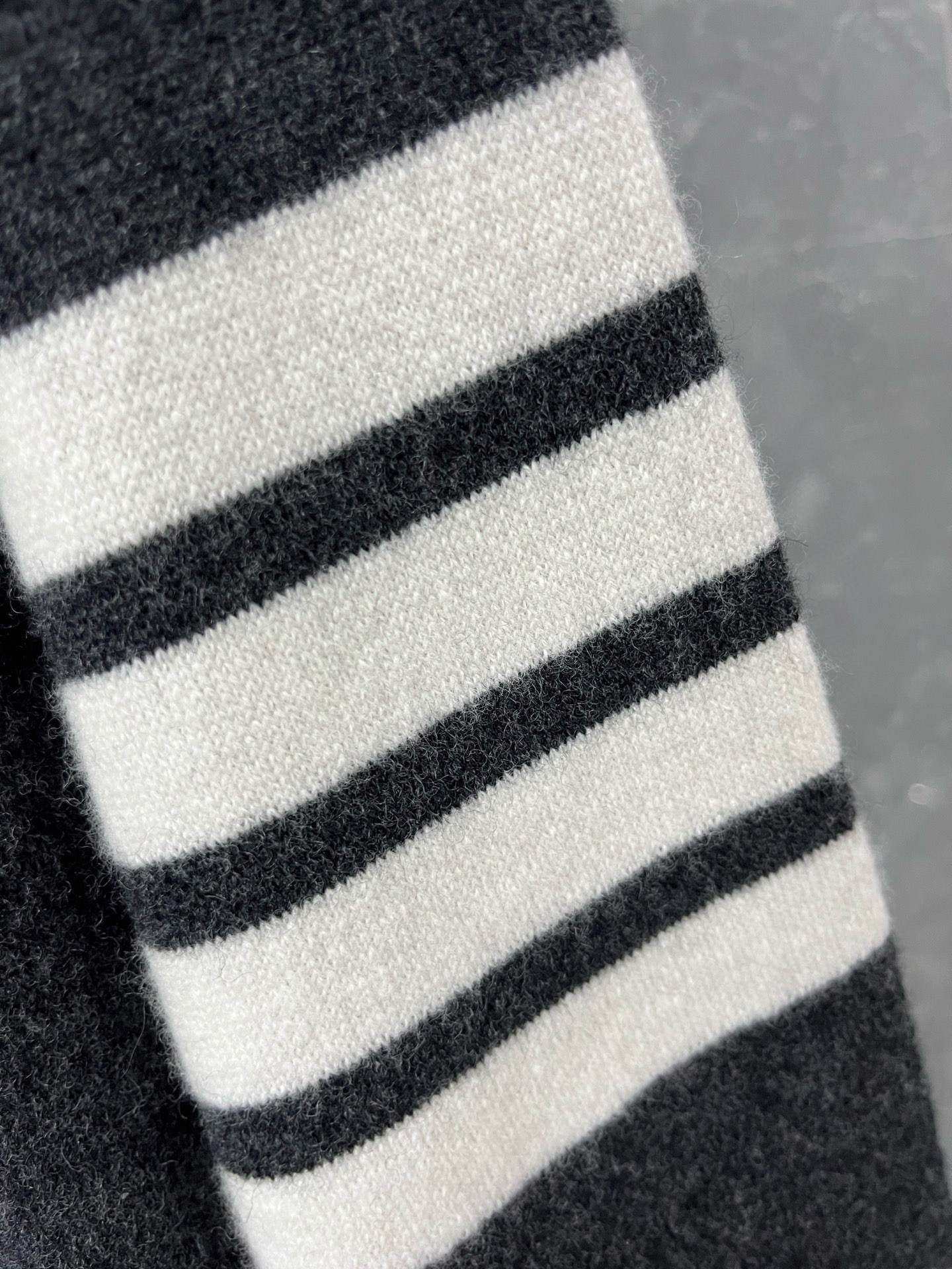 Thom Browne 톰브라운 클래식 사선완장 울 니트 후드 집업 19