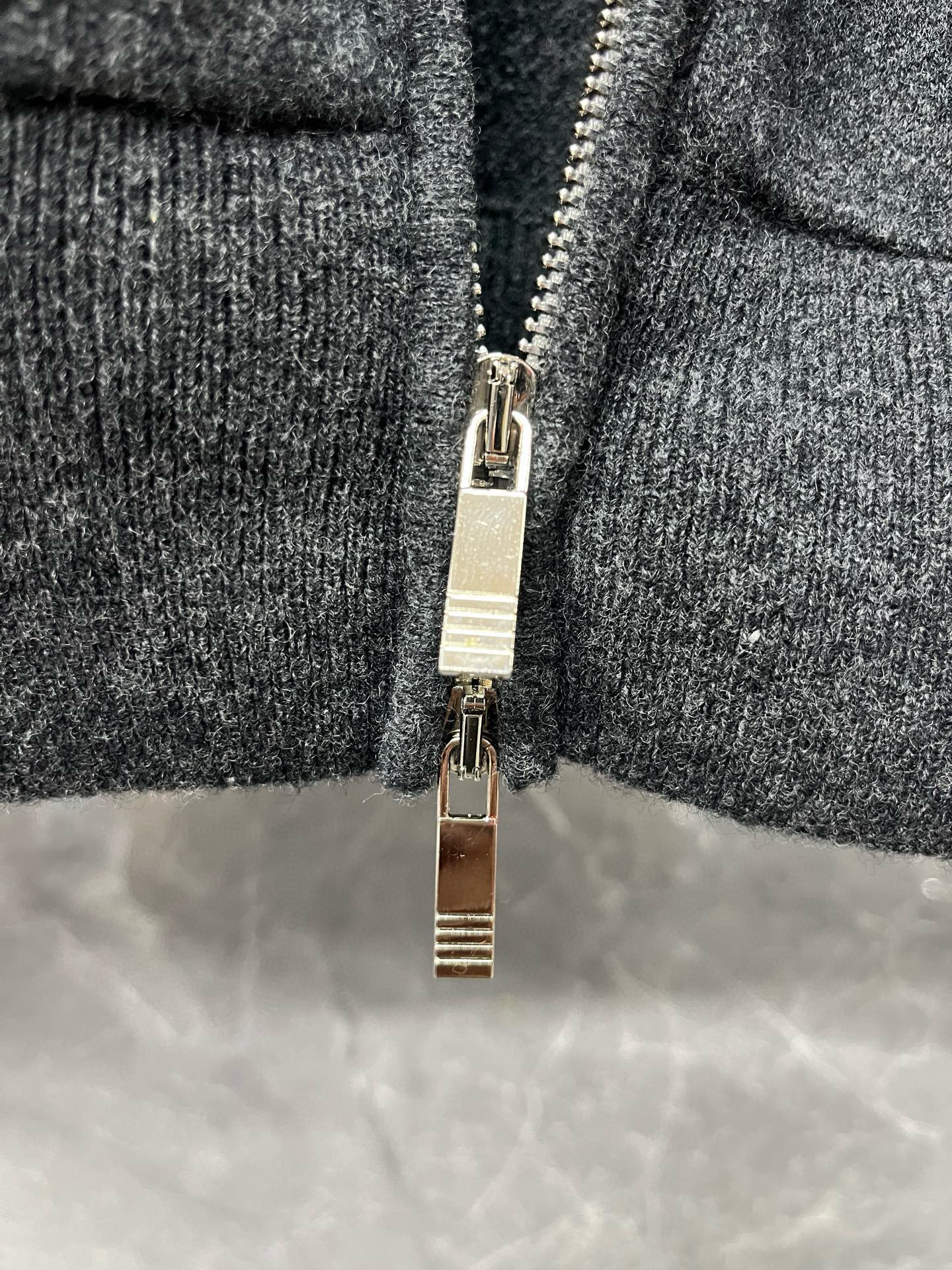 Thom Browne 톰브라운 클래식 사선완장 울 니트 후드 집업 21