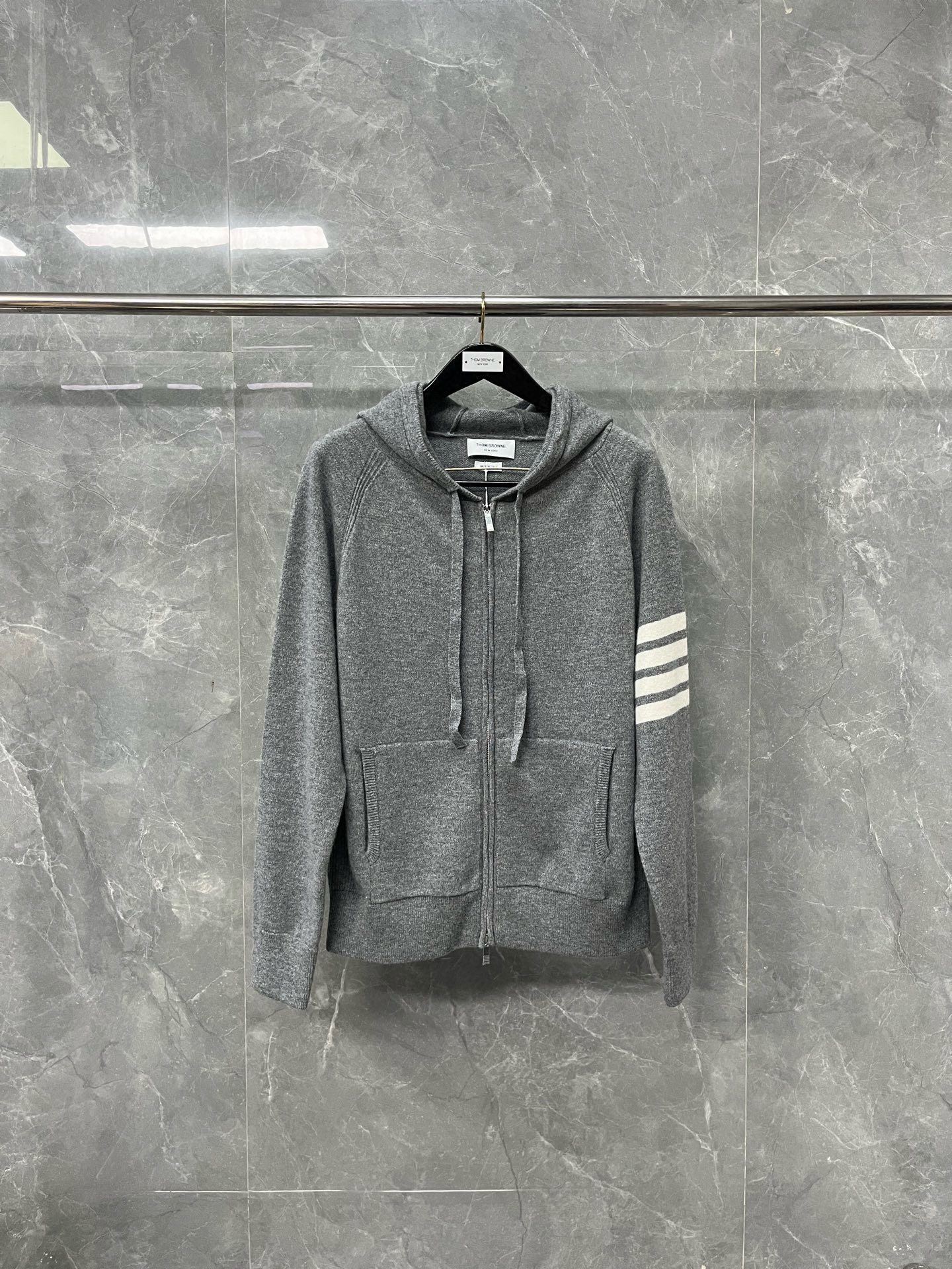 Thom Browne 톰브라운 클래식 사선완장 울 니트 후드 집업 7