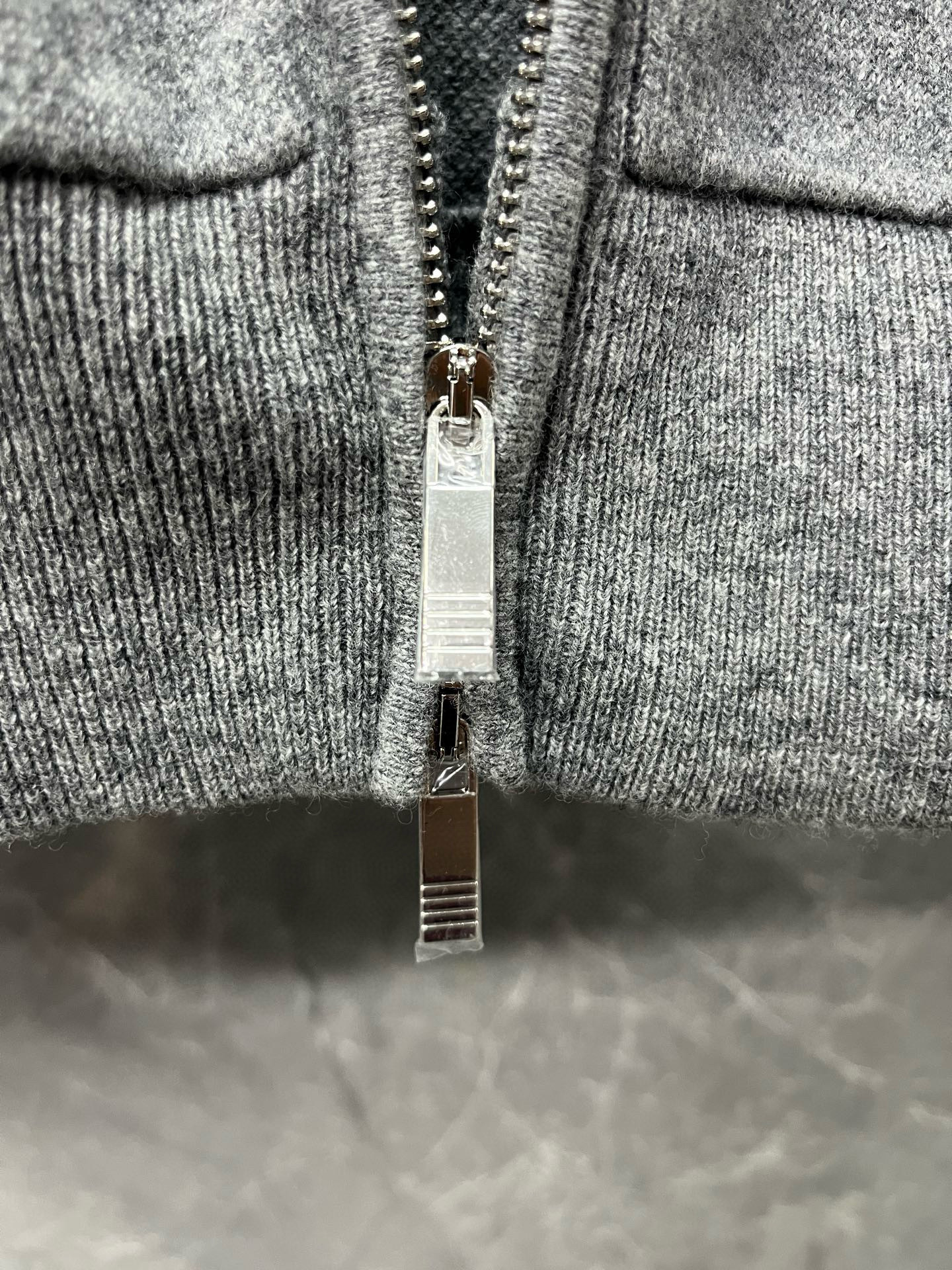 Thom Browne 톰브라운 클래식 사선완장 울 니트 후드 집업 11