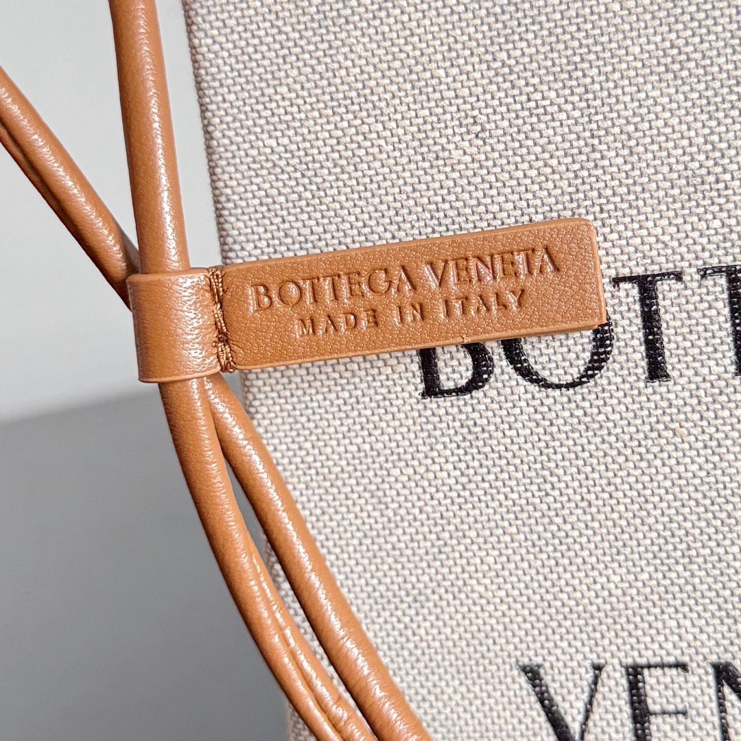 BOTTEGA VENETA 보테가베네타 레터 N 가죽 참 7