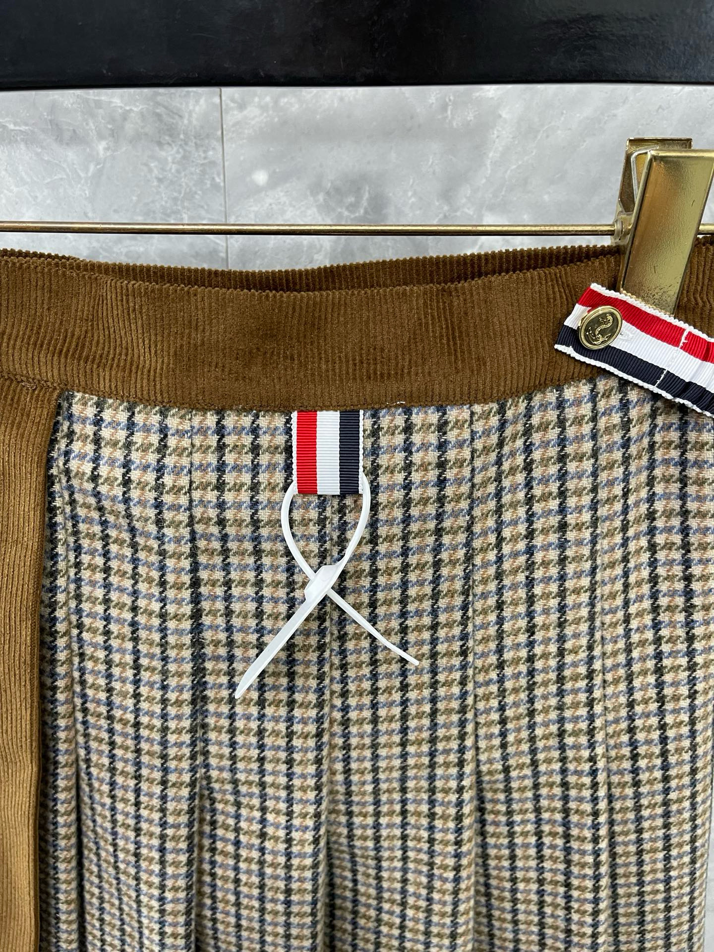 Thom Browne 톰브라운 클래식 체크 플리츠 랩 스커트 17