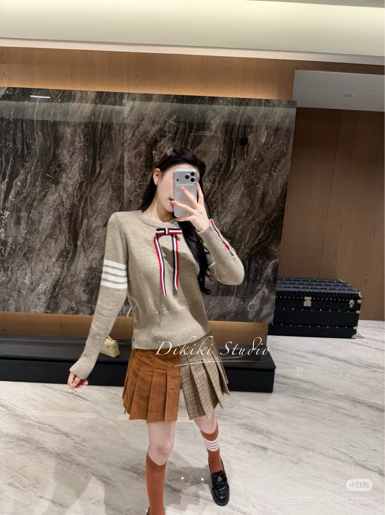 Thom Browne 톰브라운 사선 스트라이프 리본 라운드넥 니트 스웨터 2