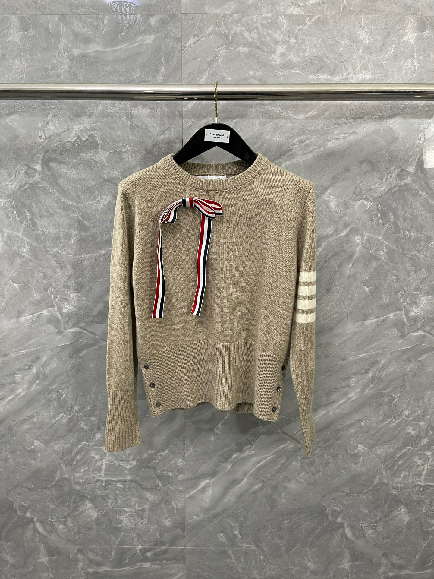 Thom Browne 톰브라운 사선 스트라이프 리본 라운드넥 니트 스웨터 8