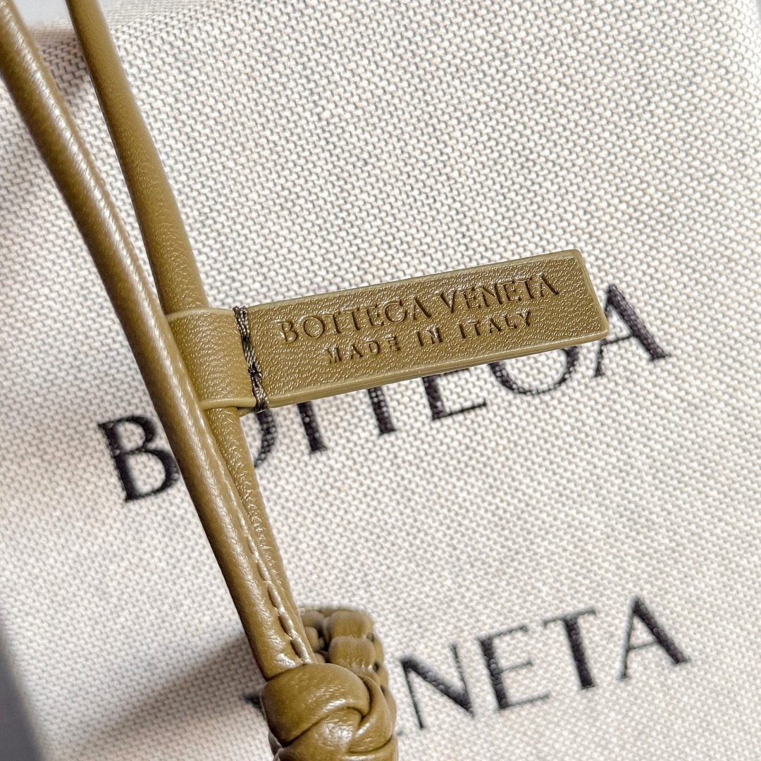 Bottega Veneta 보테가베네타 알파벳 F 가죽 참 키링 7