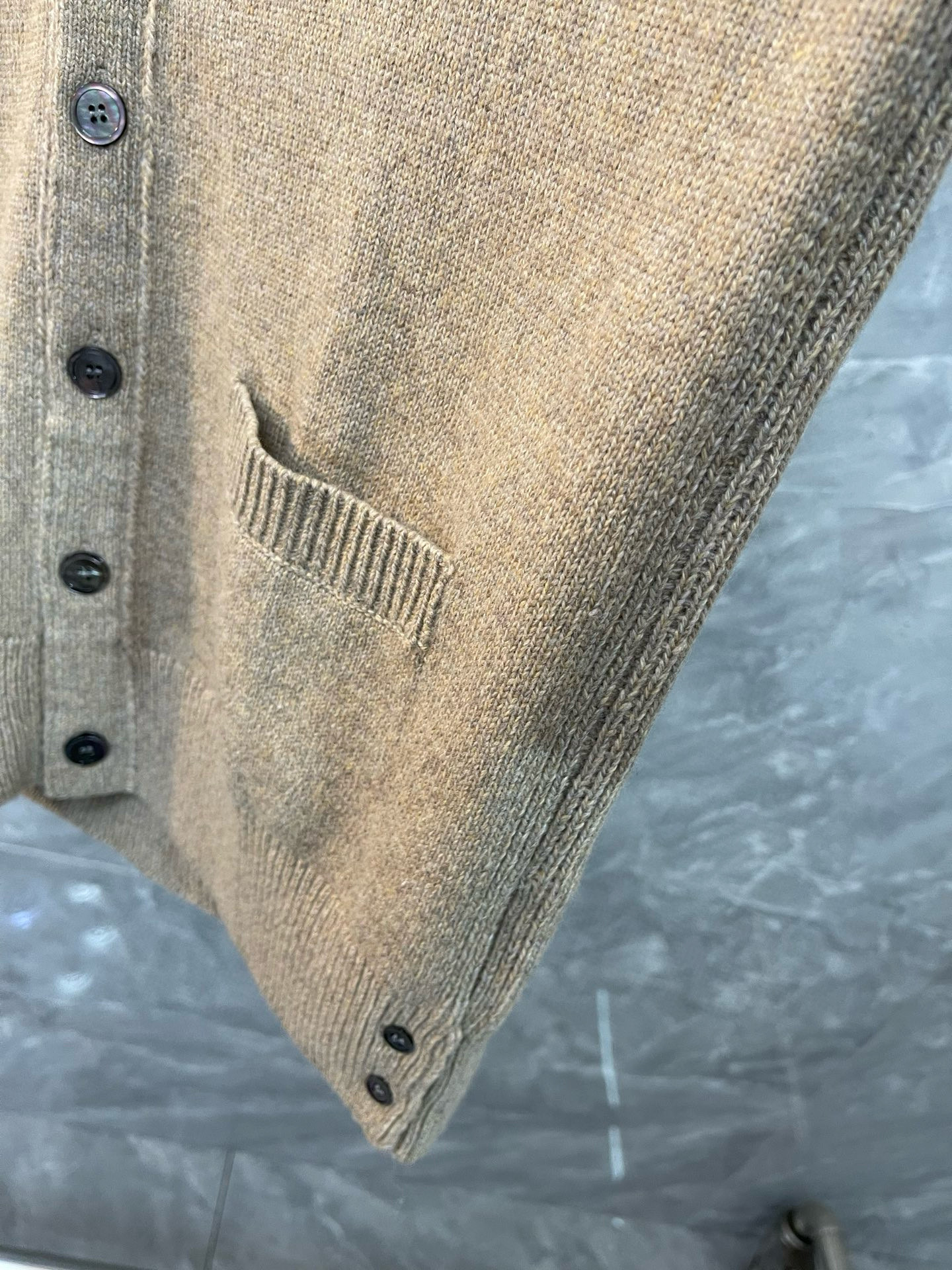 Thom Browne 톰브라운 사선 완장 스트라이프 울 가디건 베이지 12