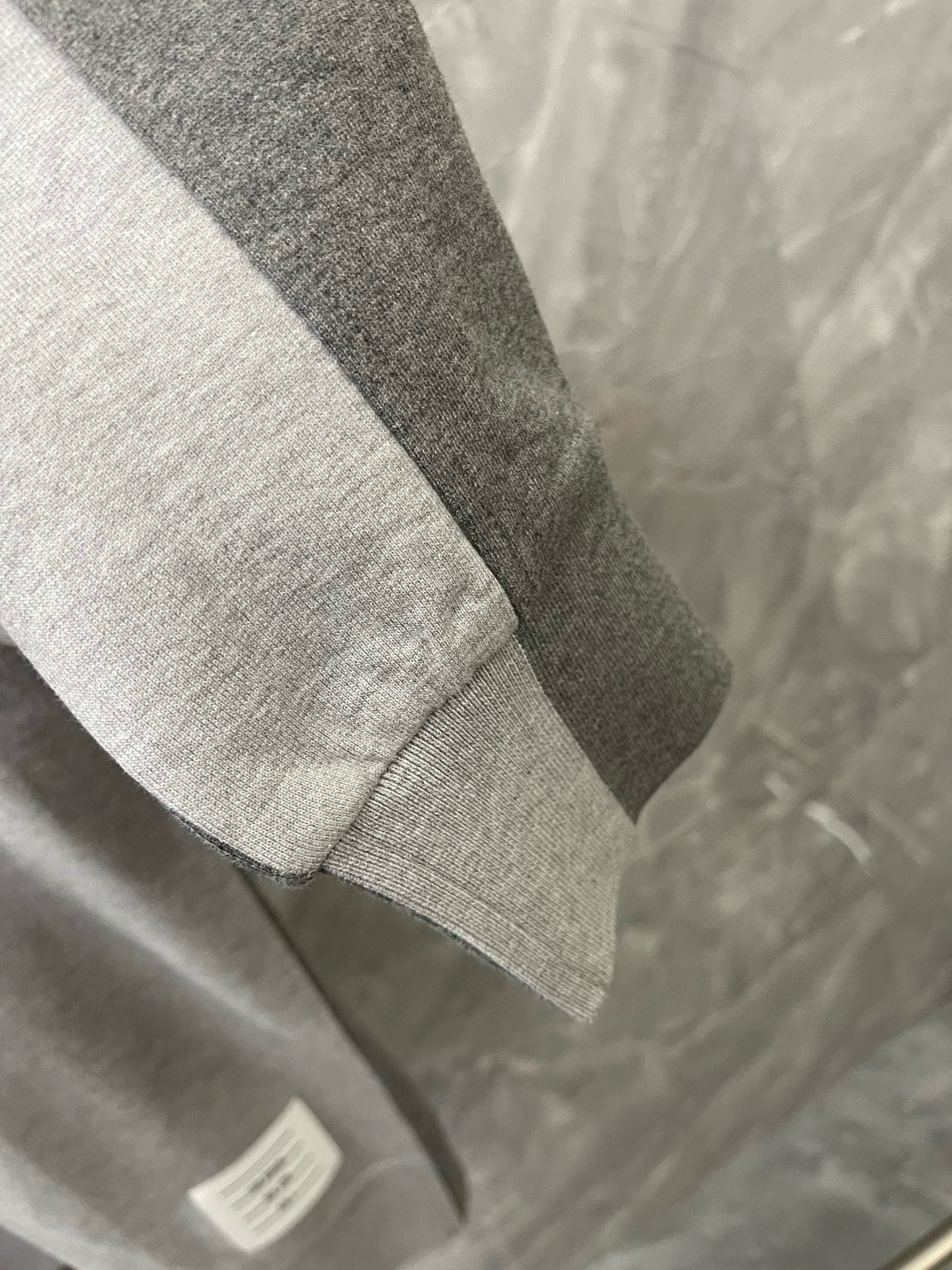 Thom Browne 톰브라운 25SS 그레이 배색 크루넥 맨투맨 7