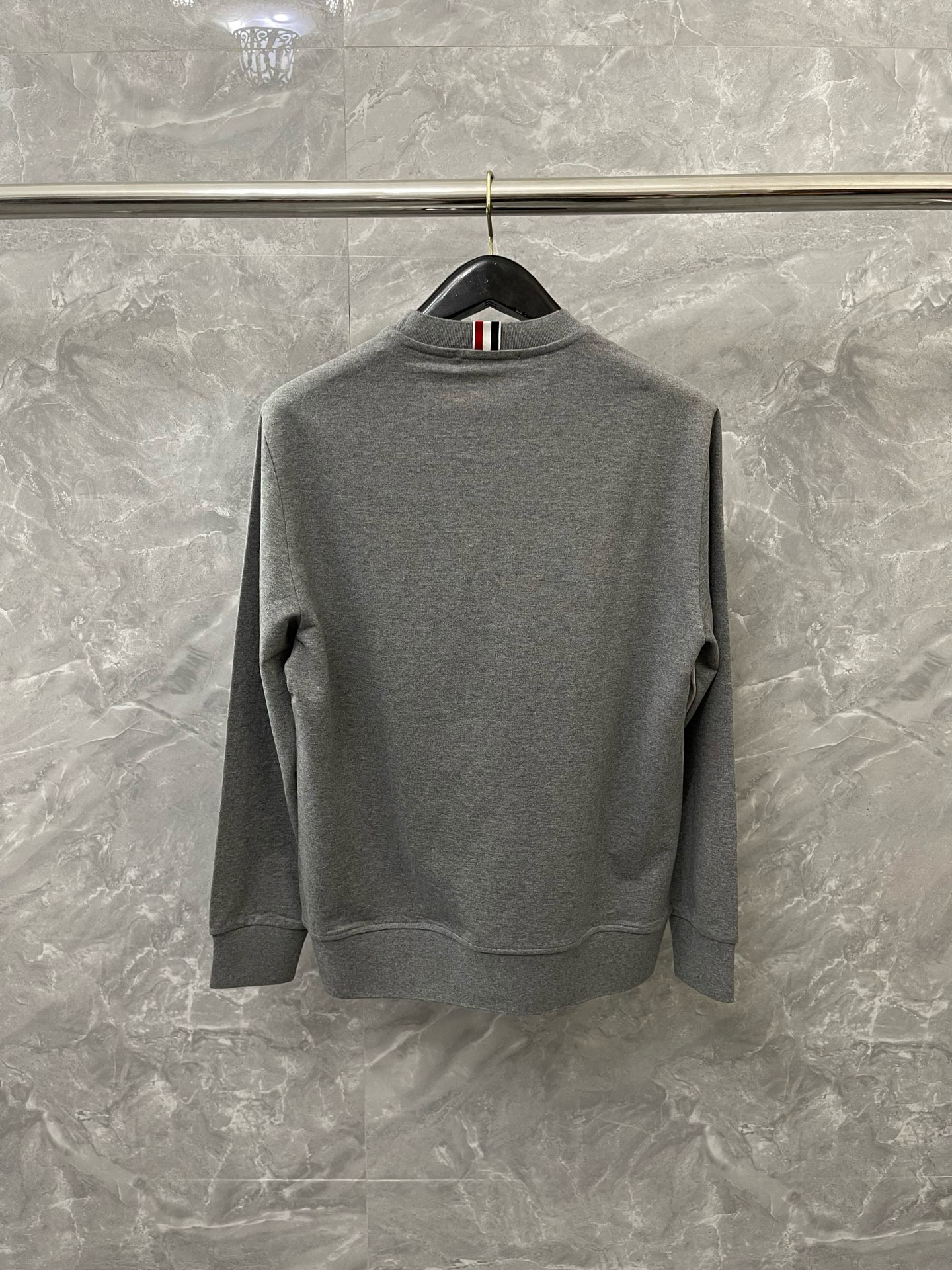 Thom Browne 톰브라운 25SS 그레이 배색 크루넥 맨투맨 11