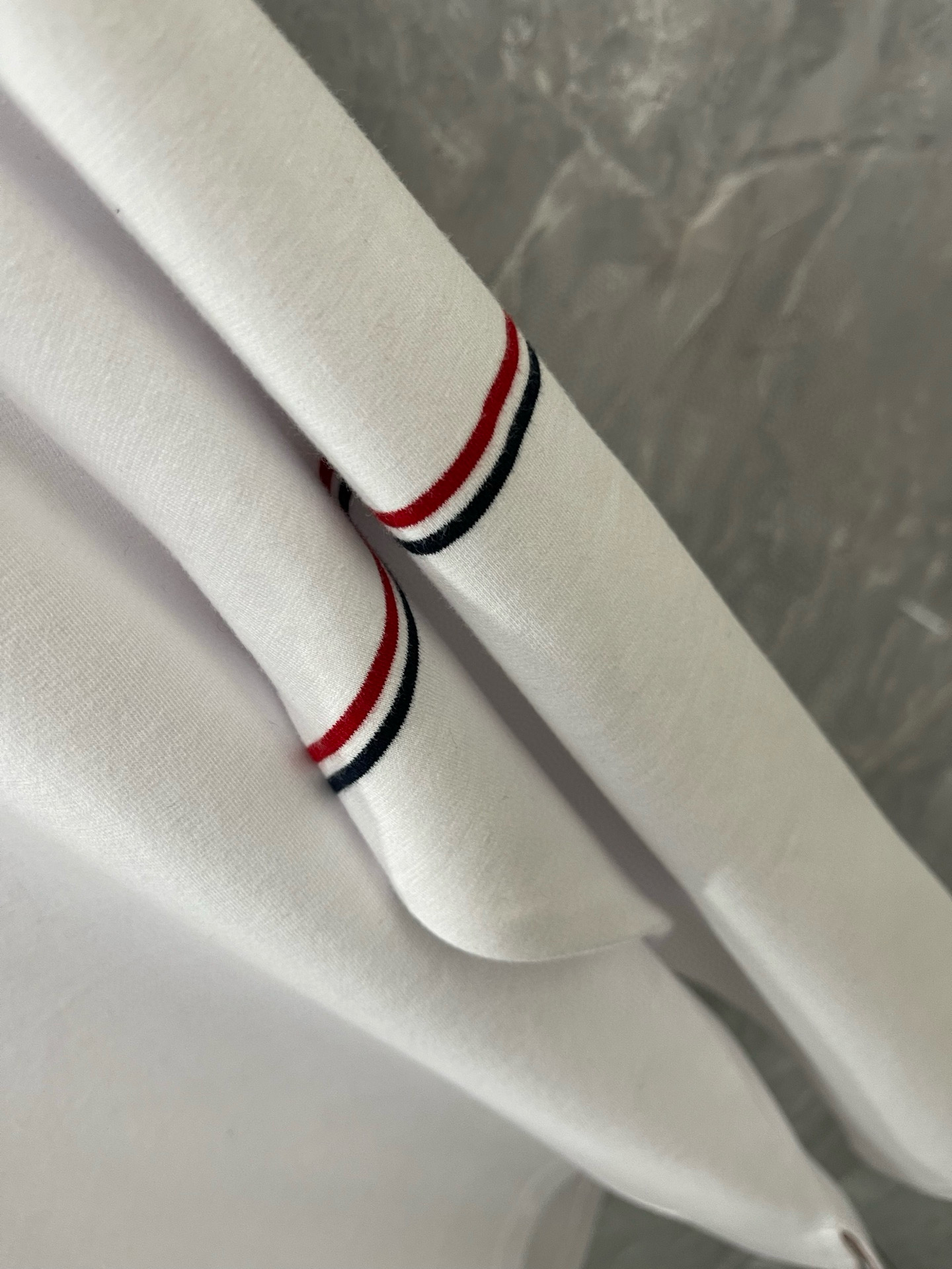 Thom Browne 톰브라운 삼선 디테일 라운드넥 긴팔 티셔츠 6