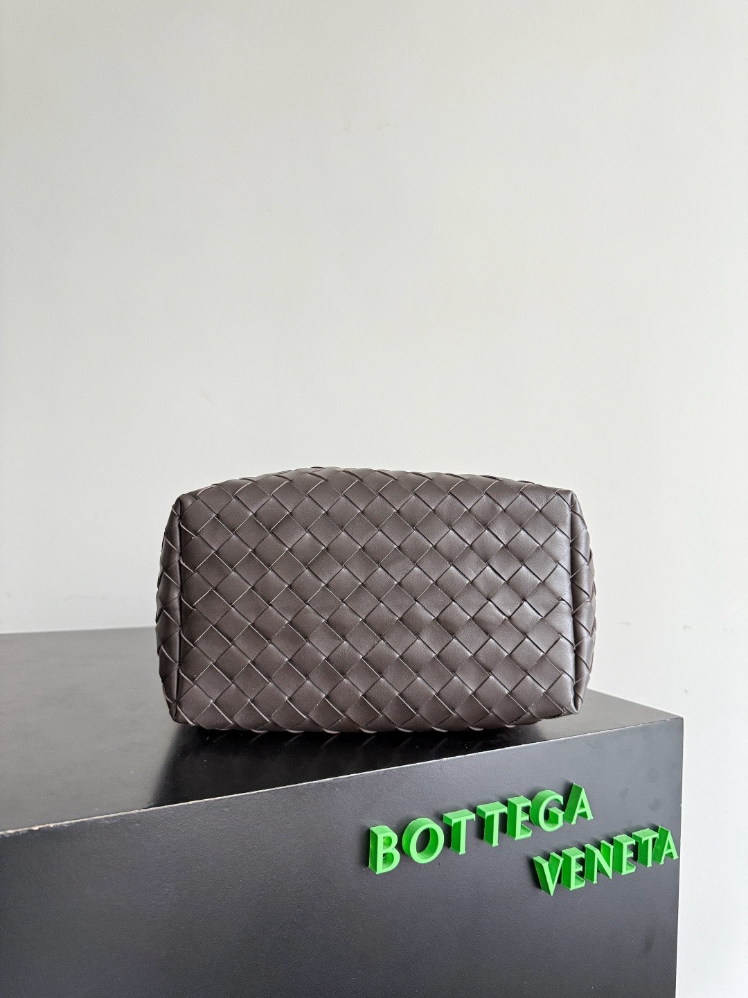 BOTTEGA VENETA 보테가베네타 Biblioteca 버킷백 인트레치아토 레더 백 버킷 인트레치아토 레더 백 6
