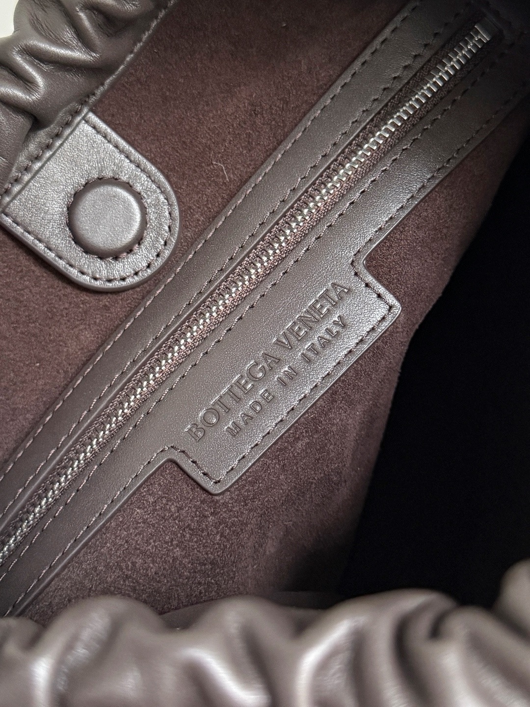 BOTTEGA VENETA 보테가베네타 Biblioteca 버킷백 인트레치아토 레더 백 버킷 인트레치아토 레더 백 10