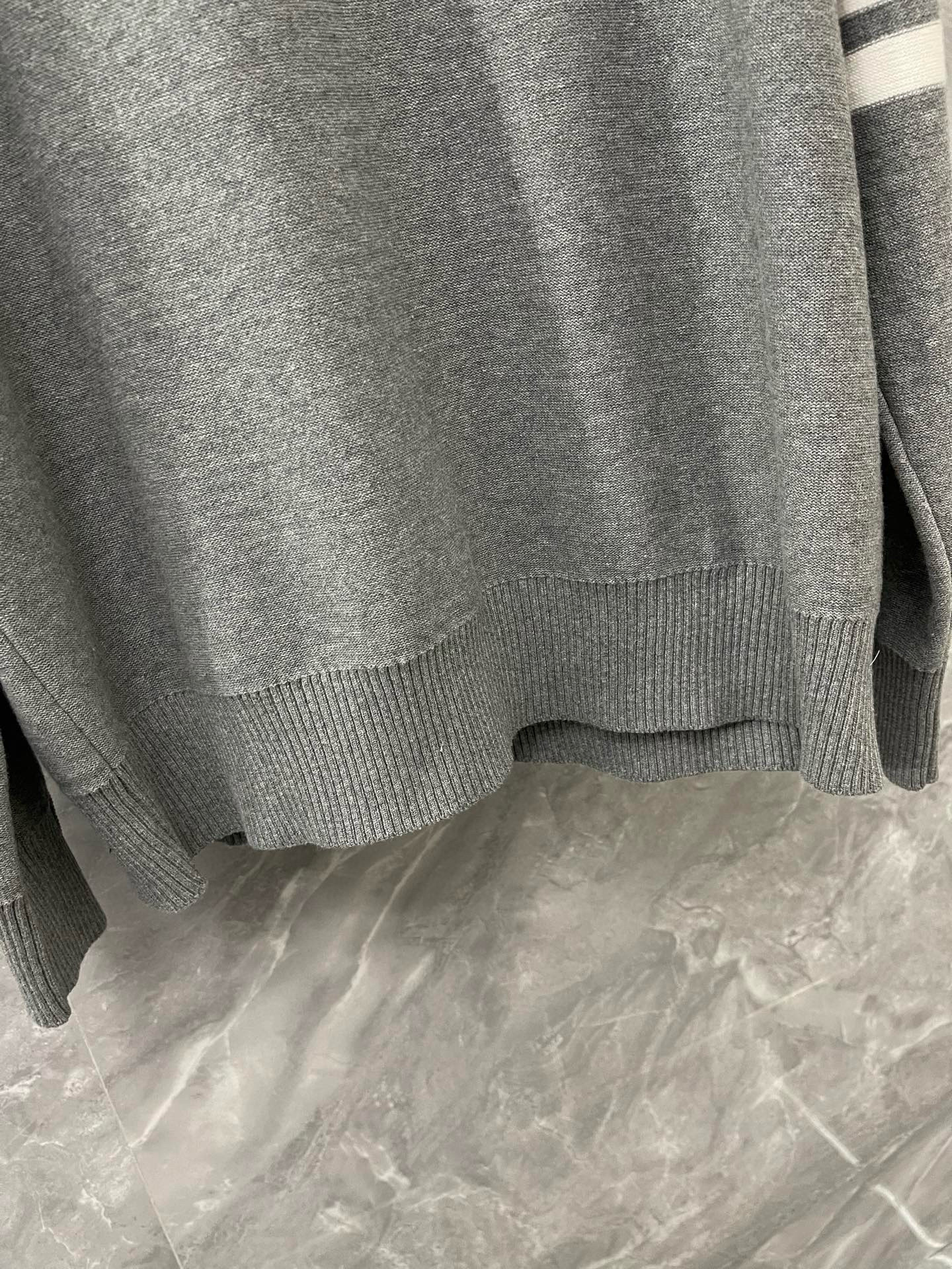 Thom Browne 톰브라운 개 패턴 라운드넥 니트 스웨터 9