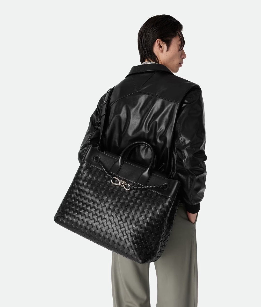 Bottega Veneta 보테가베네타 Andiamo Voyager 안디아모 보야저 인트레치아토 토트백 2