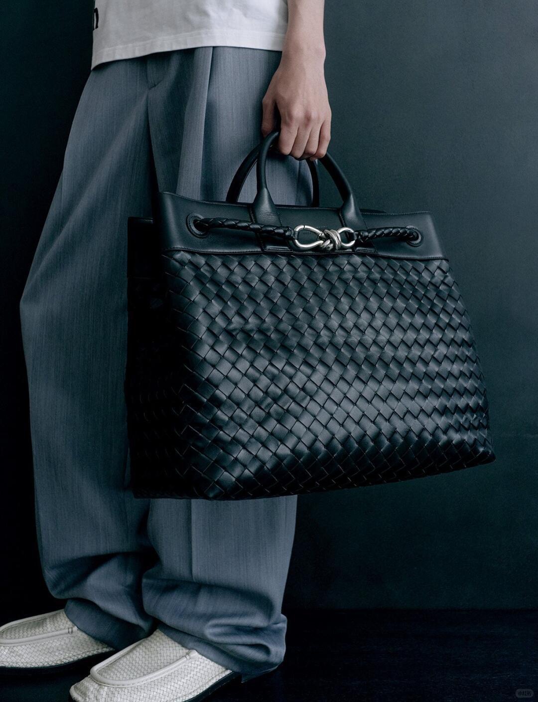 Bottega Veneta 보테가베네타 Andiamo Voyager 안디아모 보야저 인트레치아토 토트백 8