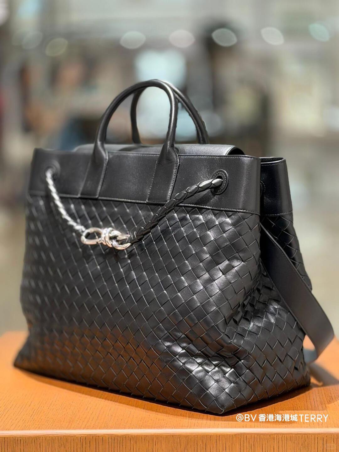 Bottega Veneta 보테가베네타 Andiamo Voyager 안디아모 보야저 인트레치아토 토트백 10