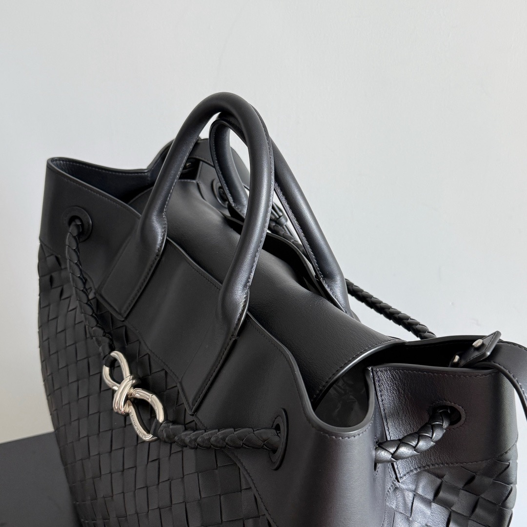 Bottega Veneta 보테가베네타 Andiamo Voyager 안디아모 보야저 인트레치아토 토트백 18