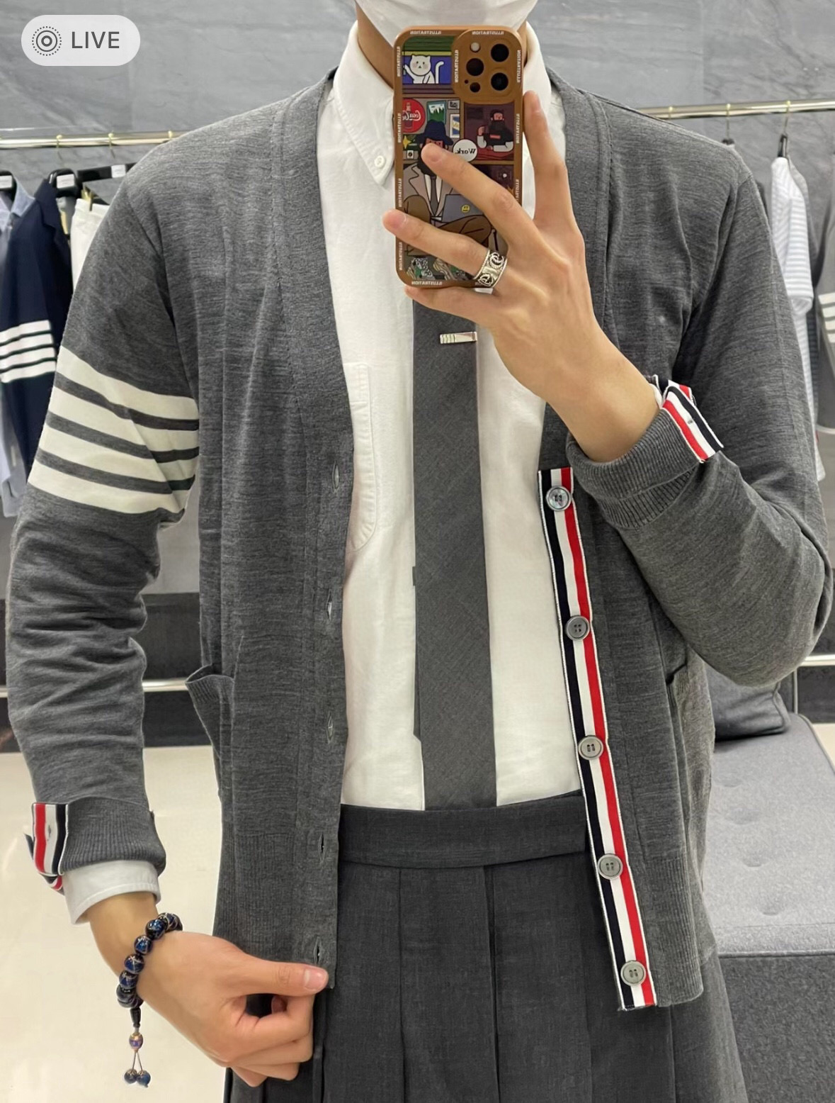 Thom Browne 톰브라운 사선 스트라이프 V넥 가디건 니트 2