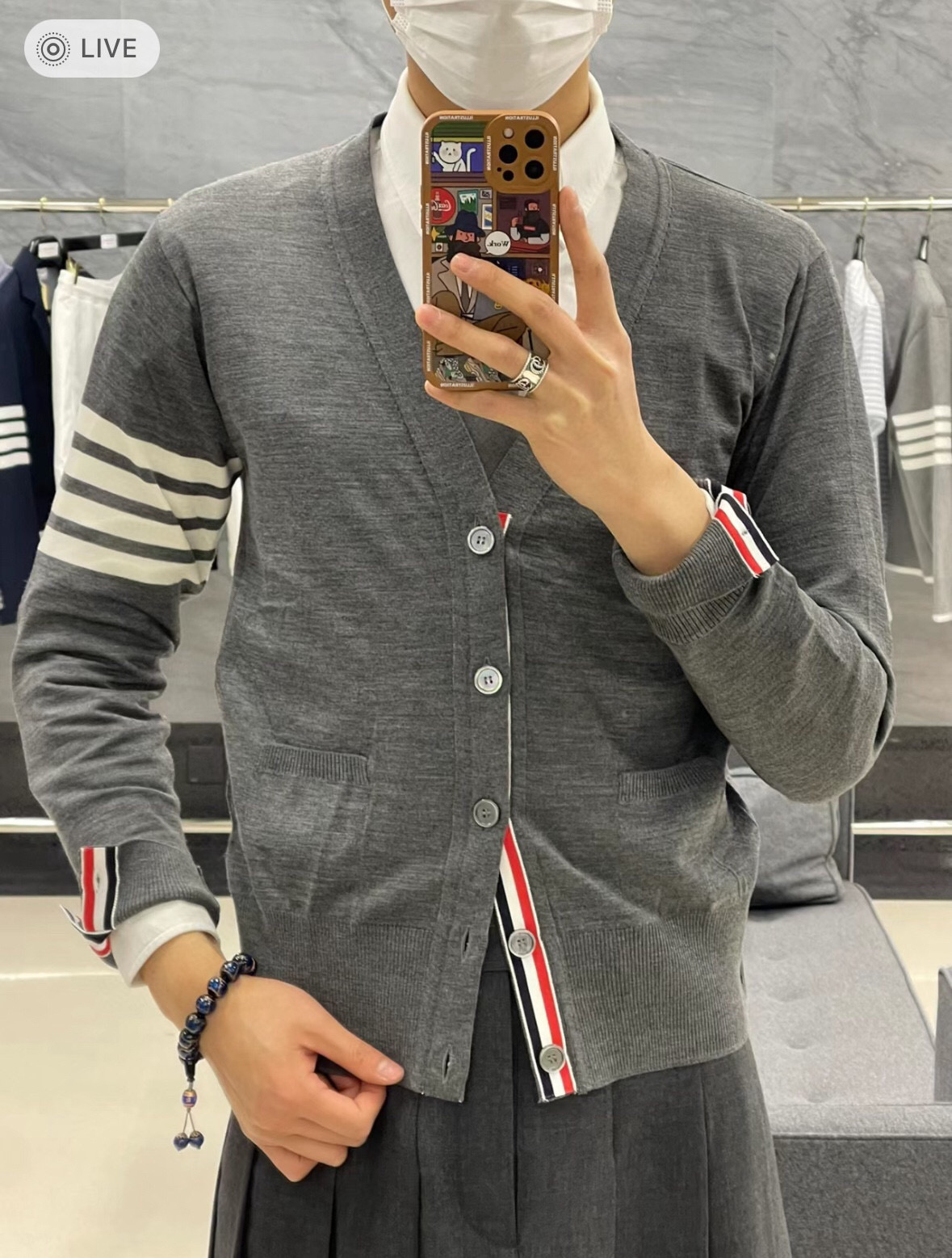 Thom Browne 톰브라운 사선 스트라이프 V넥 가디건 니트 3