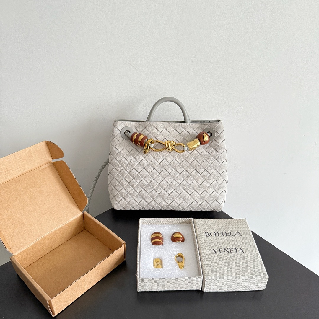 Bottega Veneta 보테가베네타 Andiamo 안디아모 인트레치아토 토트백 반쇠银灰 1