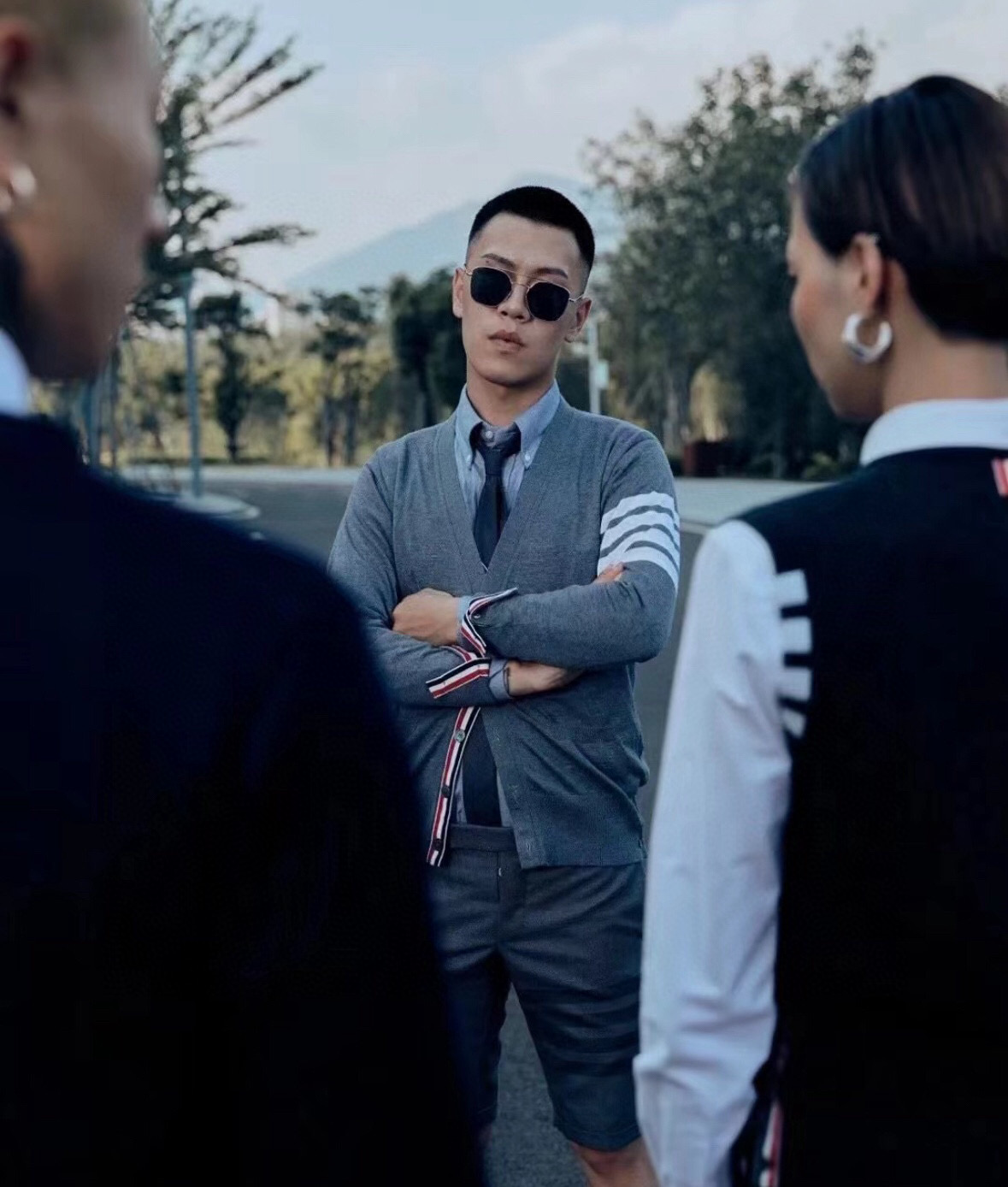 Thom Browne 톰브라운 사선 스트라이프 V넥 가디건 니트 5