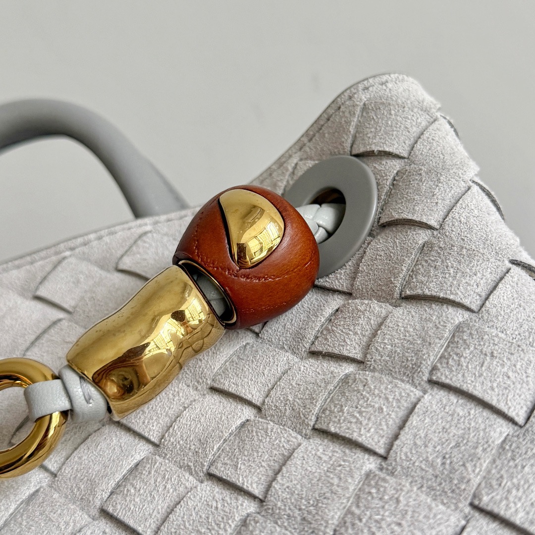 Bottega Veneta 보테가베네타 Andiamo 안디아모 인트레치아토 토트백 반쇠银灰 4